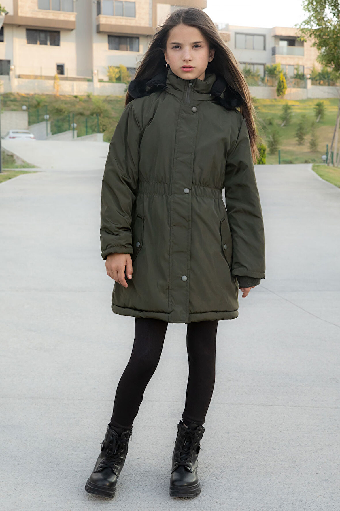 Haki Çıtçıtlı Cepli Esnek Bel İçi Kürklü Kız Çocuk Kapüşonlu Mont 21306