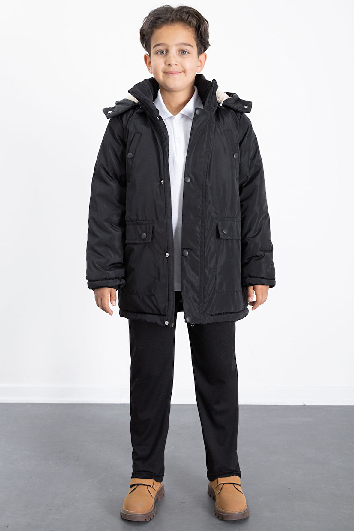 Siyah İçi Kürklü Çıkarılabilir Kapüşonlu Basic Erkek Çocuk Şişme Mont 21439