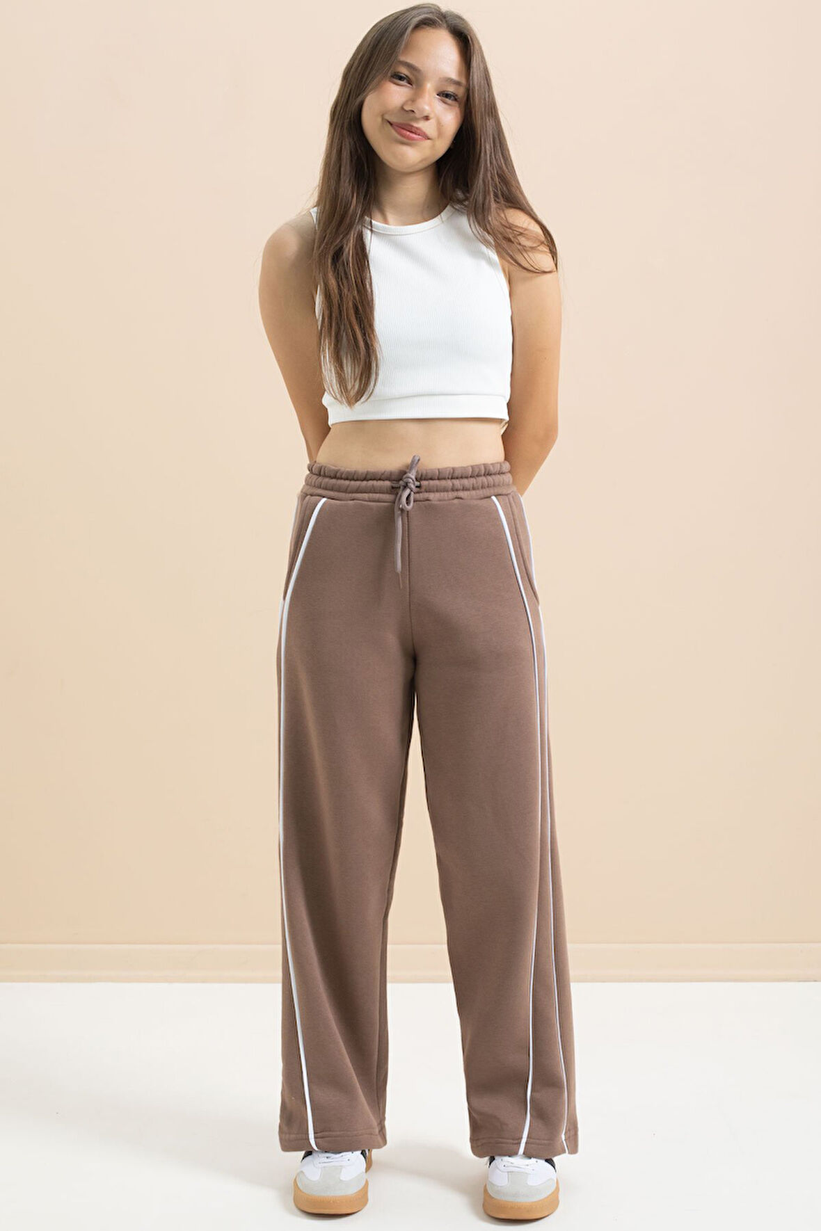 Kahve Yanları Şeritli Geniş Paça Kız Çocuk Şardonlu Eşofman Altı 21463