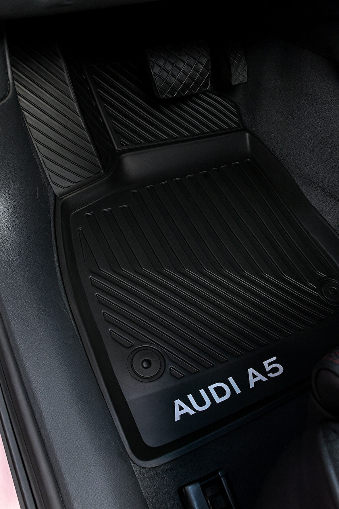 Audi A5 İçin 3D Havuzlu Kauçuk Oto Paspas
