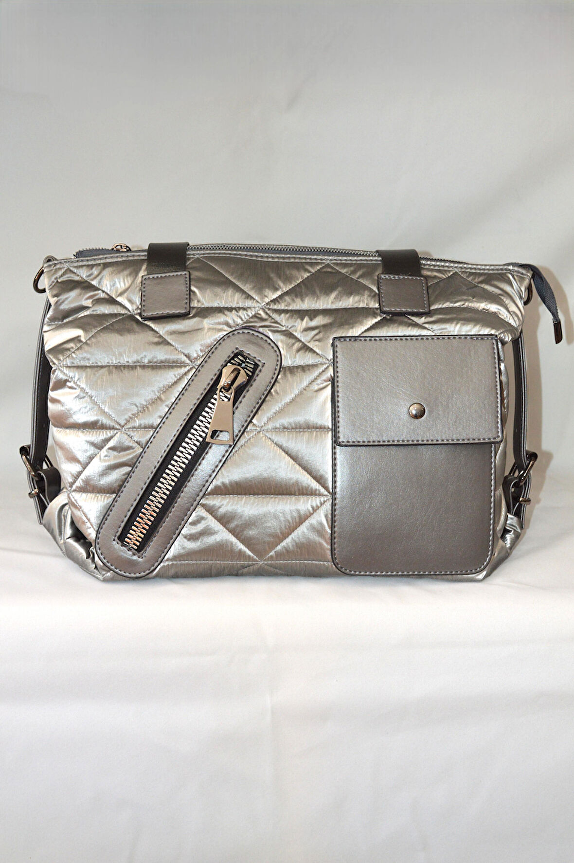 Kadın Gri Çanta Paraşüt Kumaş Şişme Büyük Boy Fermuarlı Ve Askılı Günlük Şık Çanta