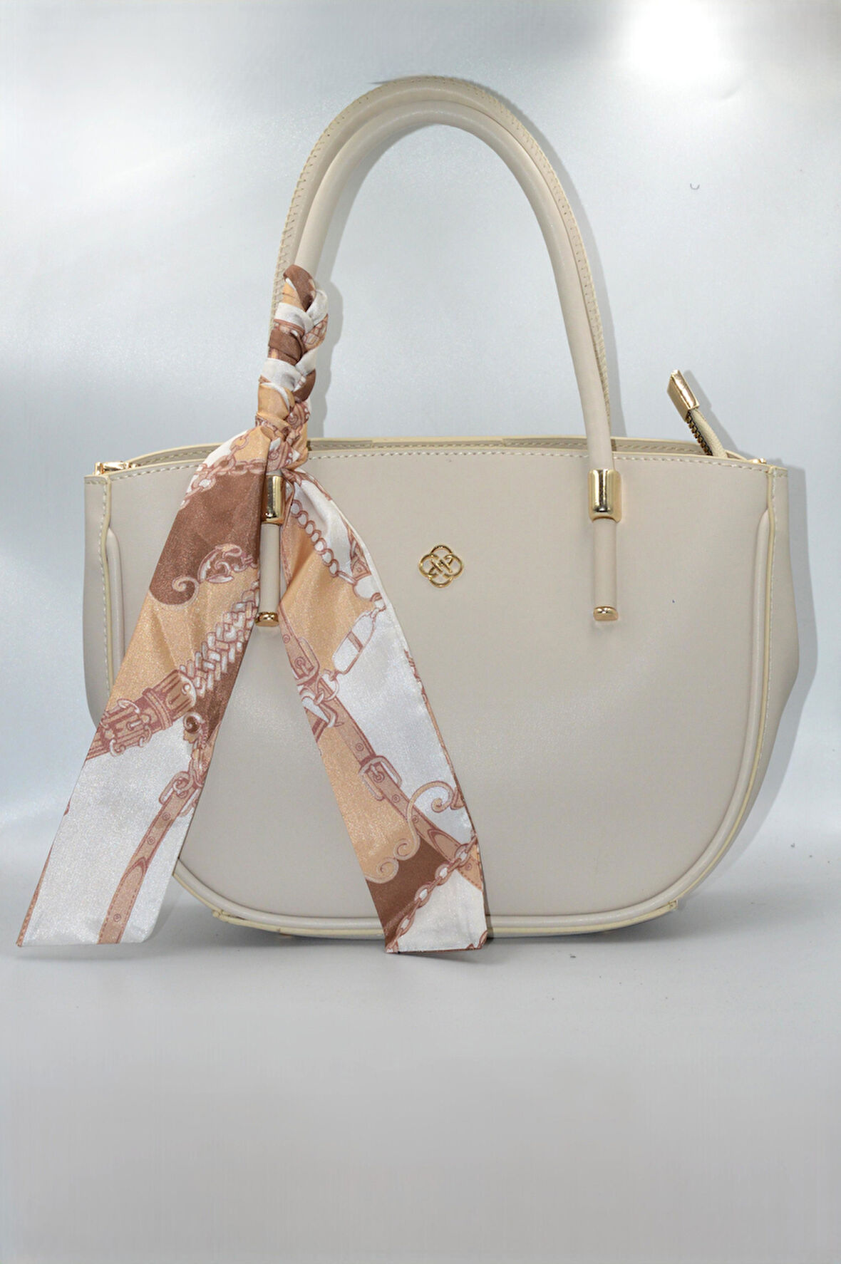 Kadın Bej Kurdele Süslü Fermuarlı Ve Askılı Günlük Şık Çanta