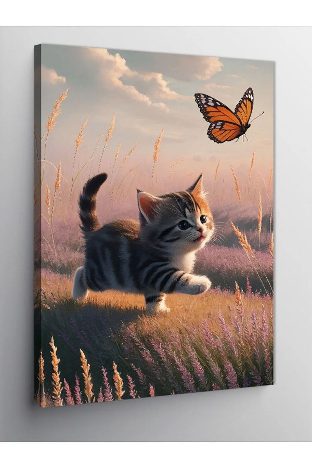 Kanvas Tablo Yavru Kedi Ve Kelebek