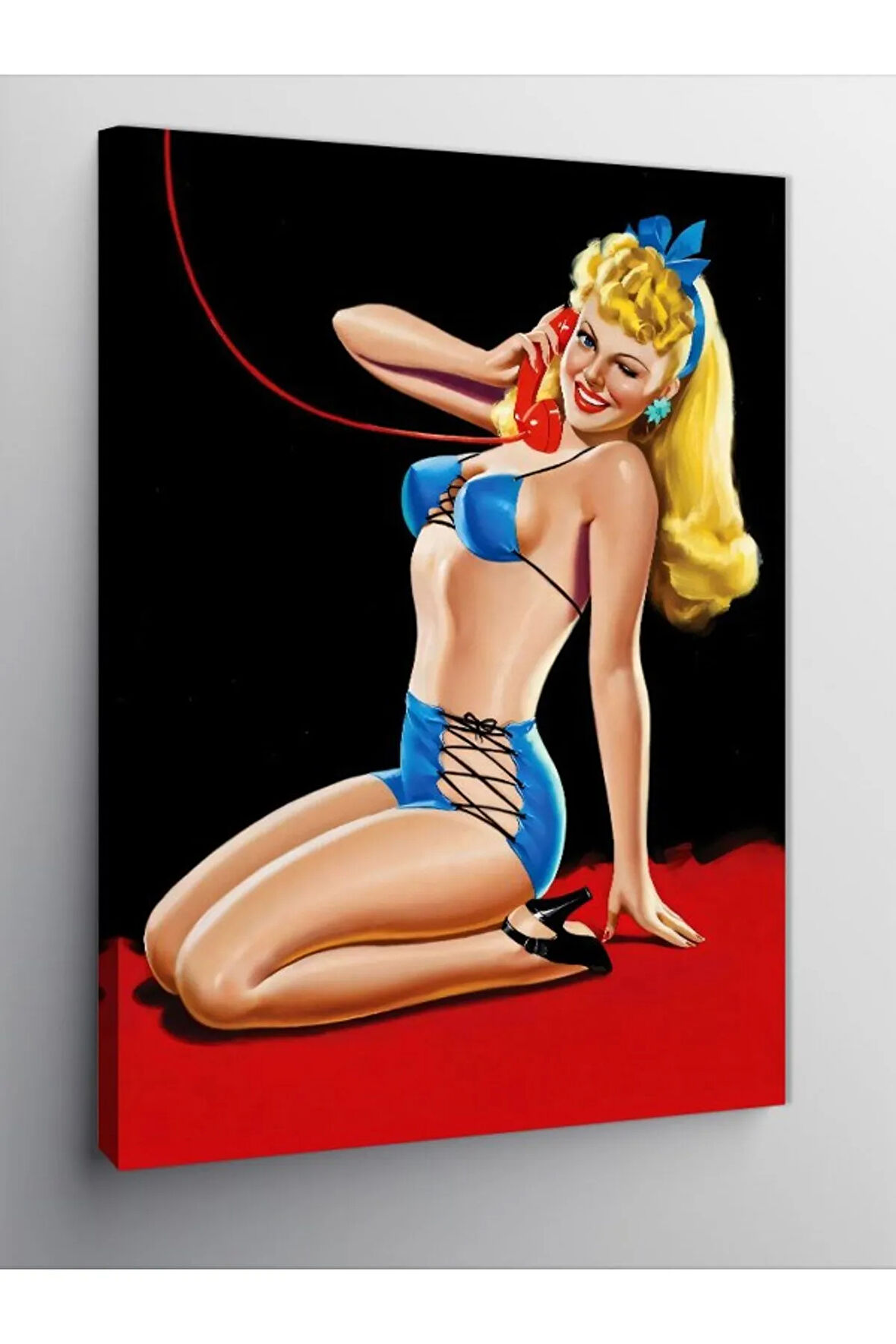 Kanvas Tablo Dekolteli Pin Up Kızı