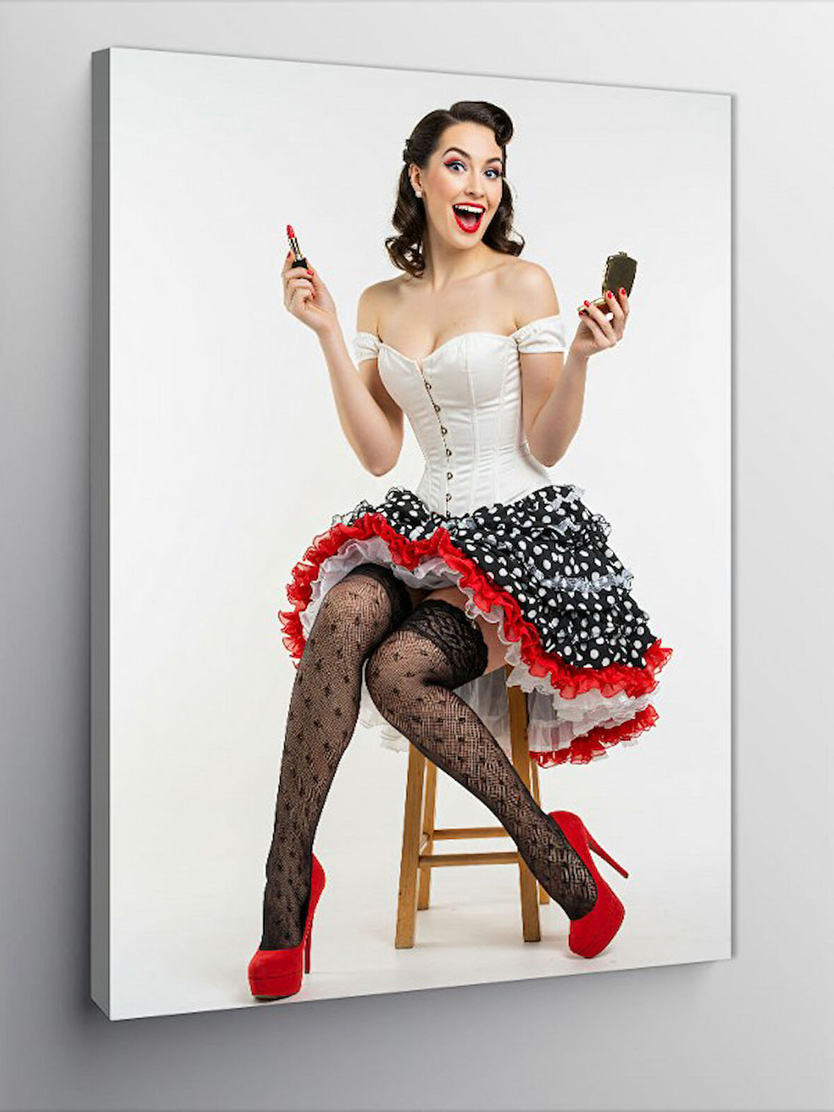 Kanvas Tablo Kırmızı Topuklu Kadın