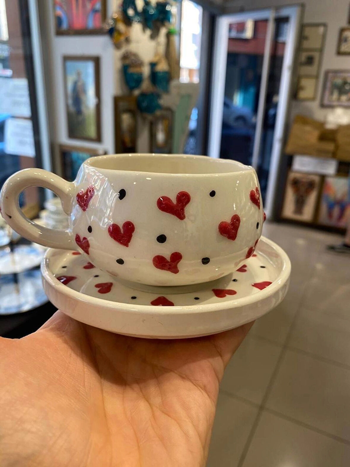 SERAMİK EL YAPIMI FİNCAN TAKIMI KALP DESENLİ