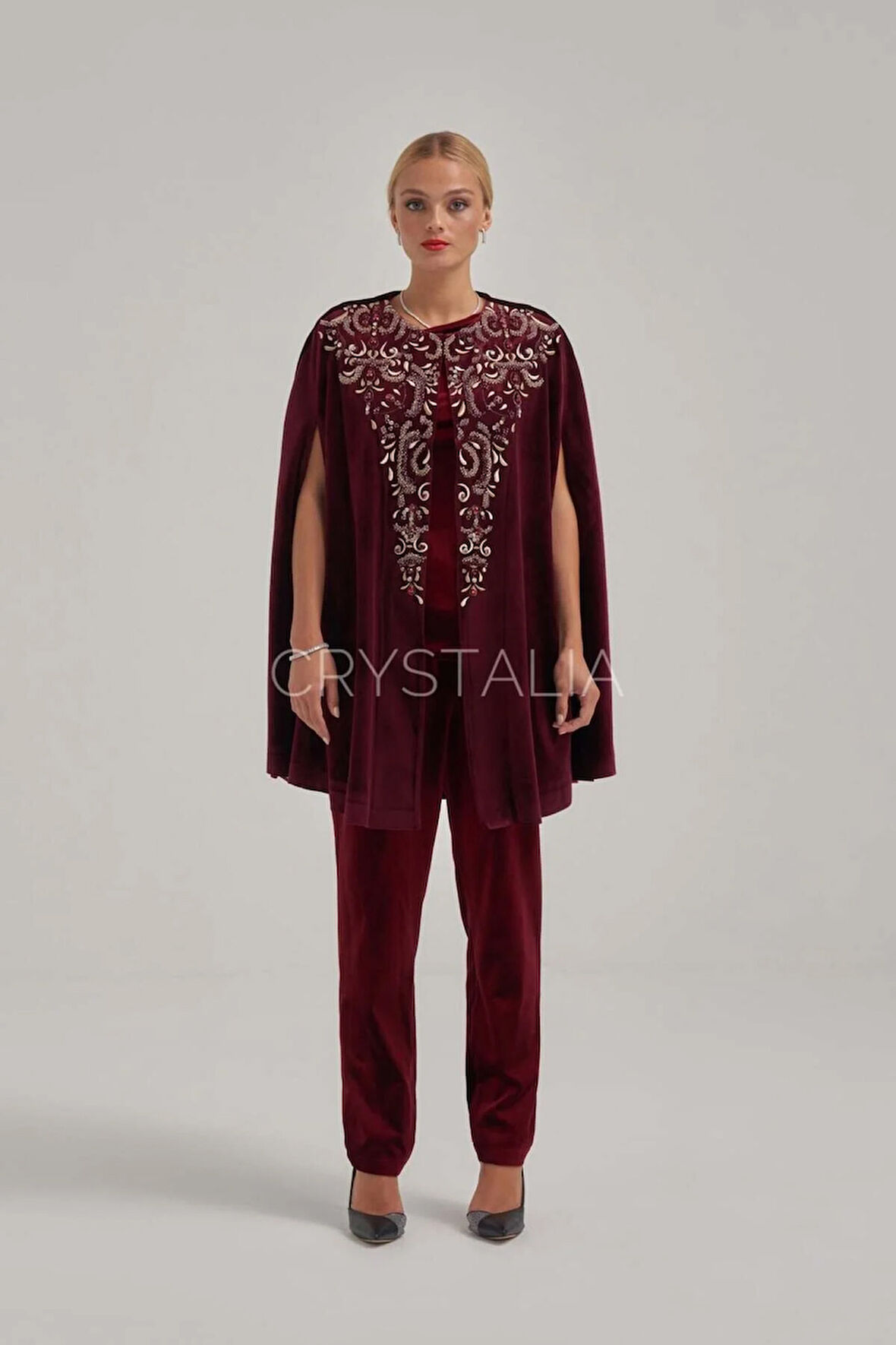 Pelerinli Taş Nakış İşlemeli Bordo Kadife Takım