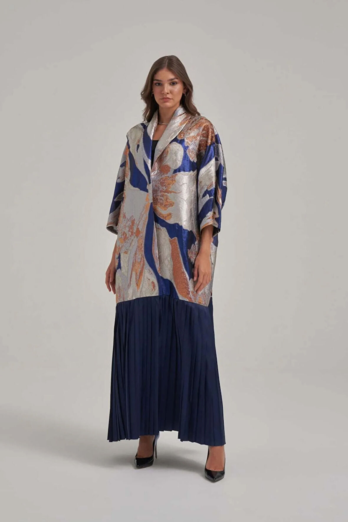 Özel Motif Jakar Kumaş Etek Ucu Pilise Detaylı Abaya