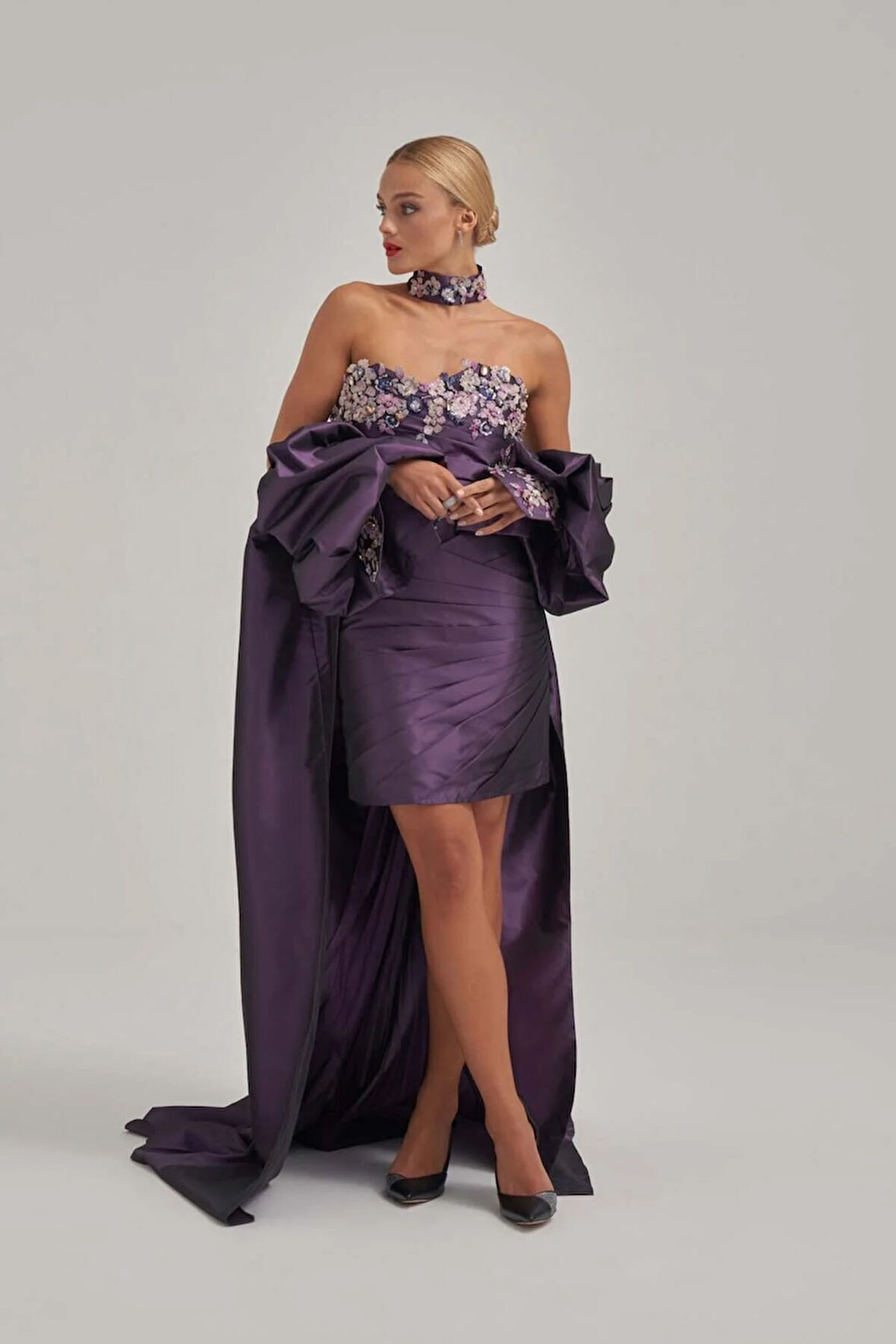 Taş Ve Motif İşlemeli Kaplı Mor Tafta Abiye