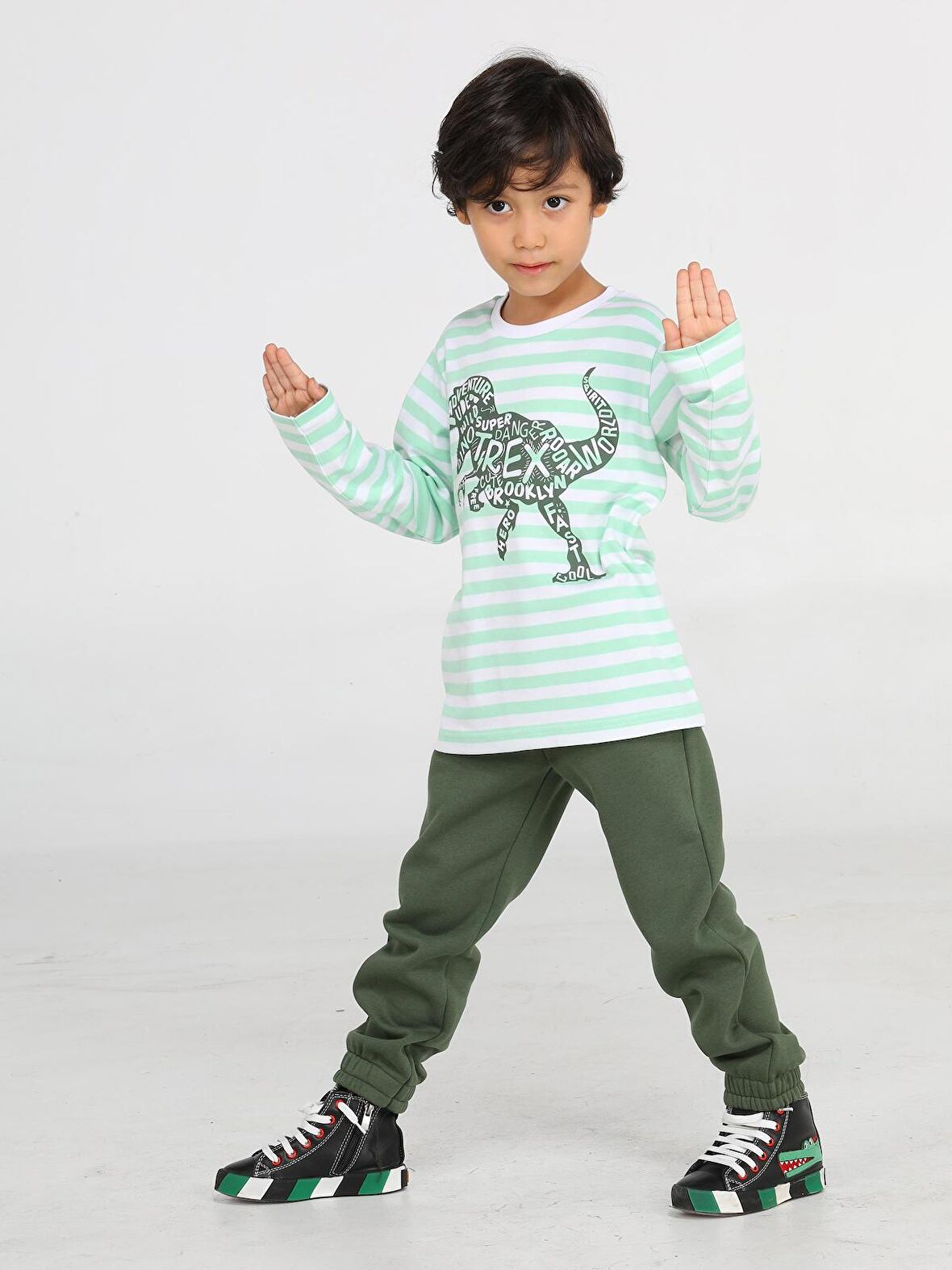 Yeşil Yazılı Dino Jogger +T-shirt Takım