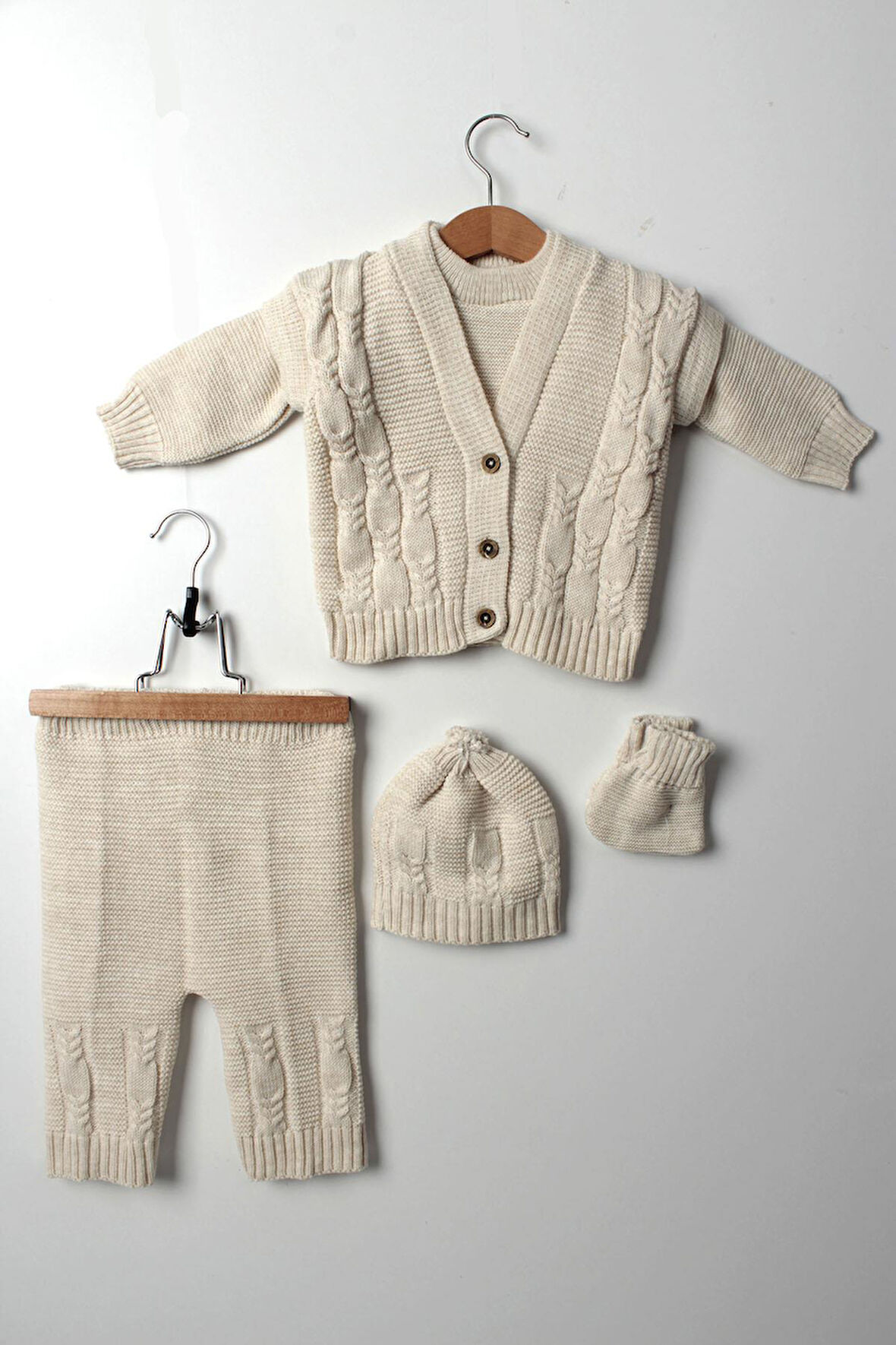 5'li Bebek Kışlık Bej Triko Takım Kazak Yelek Pantolon Bere Patik Yeni Doğan Unisex