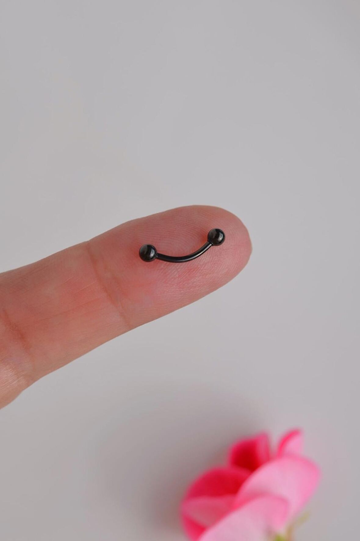 8 mm Siyah Renkli Çelik Toplu Piercing Tragus Helix Kıkırdak Lob Kaş