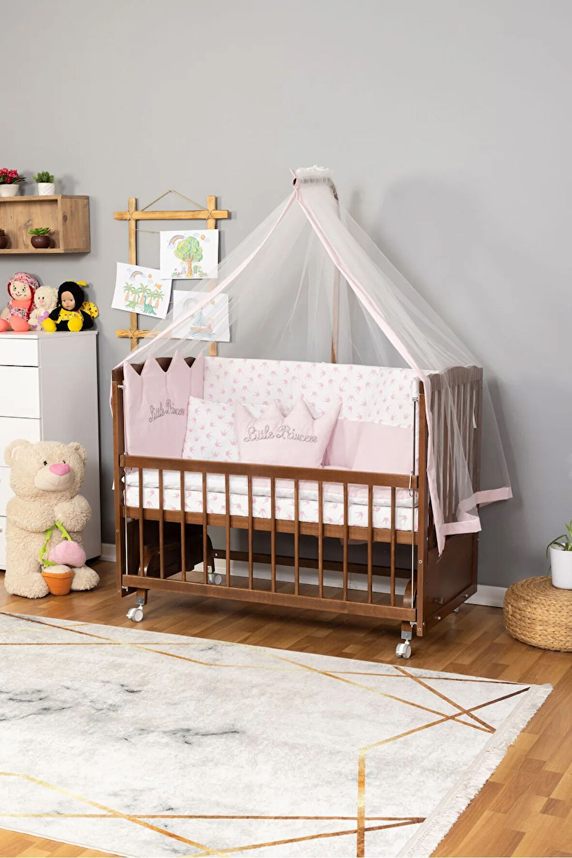 Ahşap Beşik Anne Yanı Beşik Ceviz 60x120 Pembe Prenses (KIZ) Uyku Seti Yatak Tekerlekli