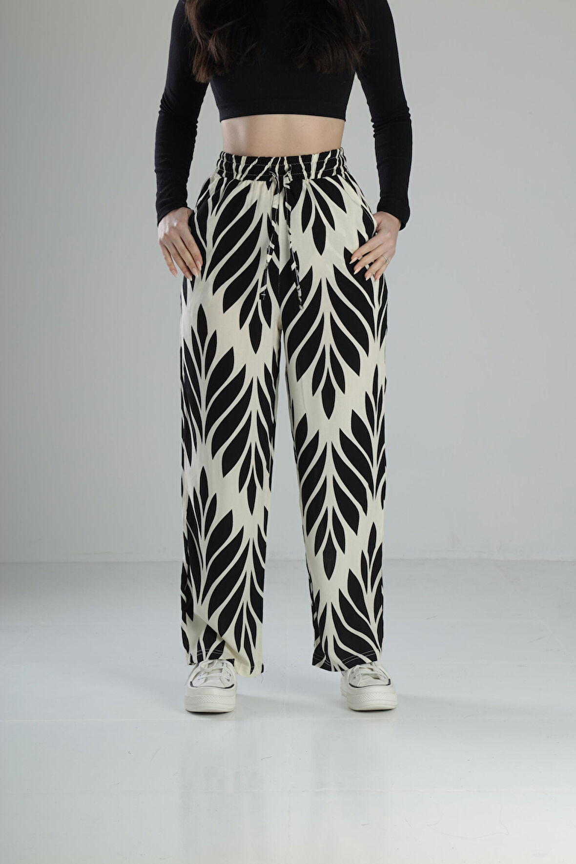 Yaprak Desenli Baggy Pantolon