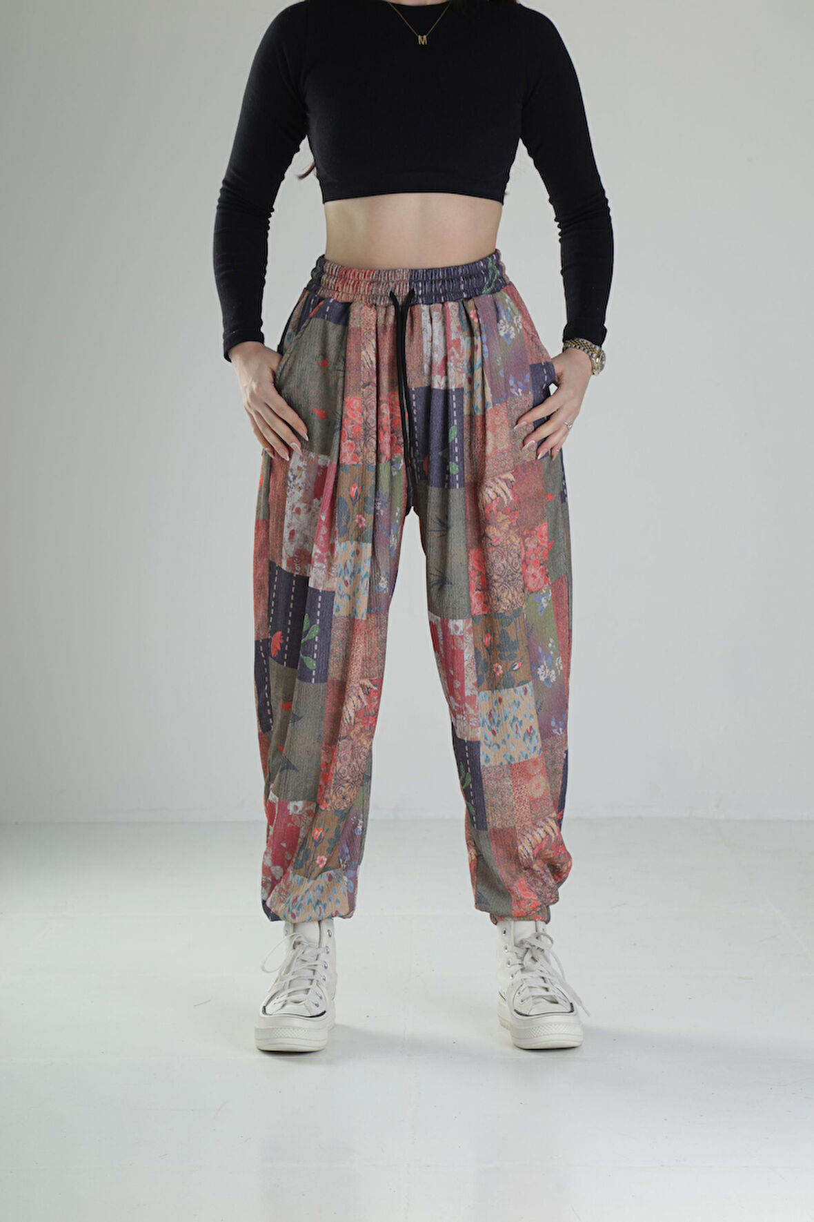 Bürümcük Kumaş Yama Desenli Jogger Pantolon