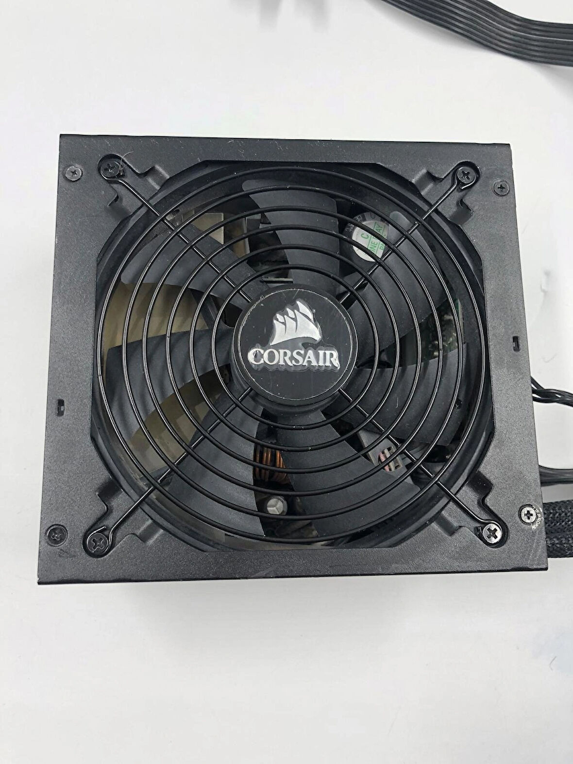 CorsairCX750 750 Watt 80 Plus Bronze Atx Güç Kaynağı OUTLET