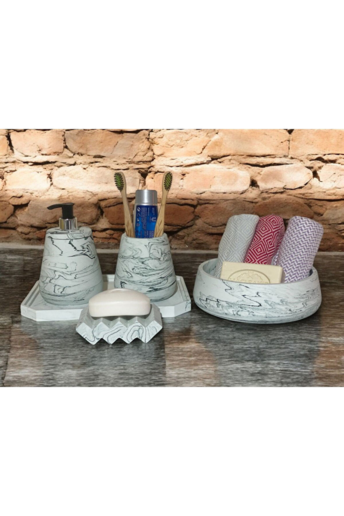 Mermer Şıklığında Çok Amaçlı Beton Banyo Seti - 5 Parça