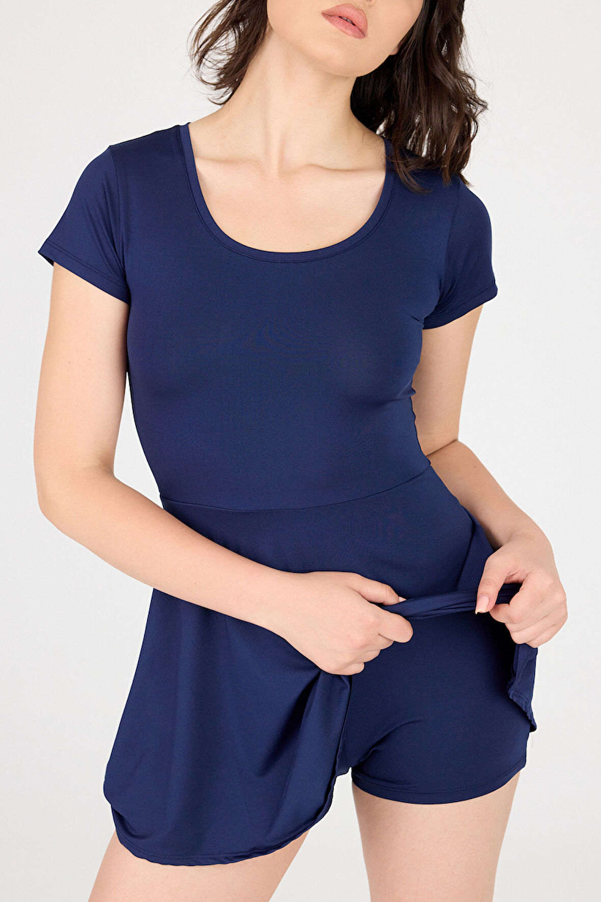 U Yaka Kısa Kollu Şortlu Mini Elbise