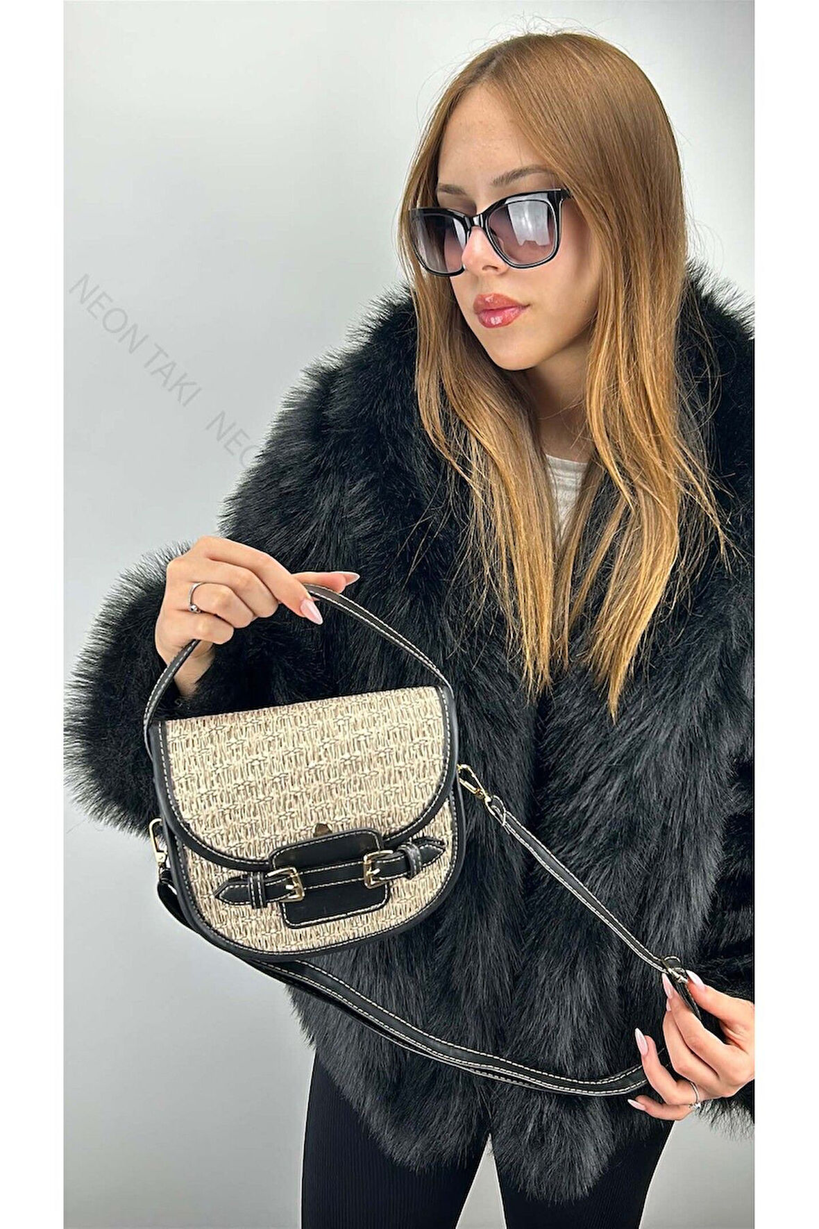 El Çantası 40, Siyah ve Hasır Renk