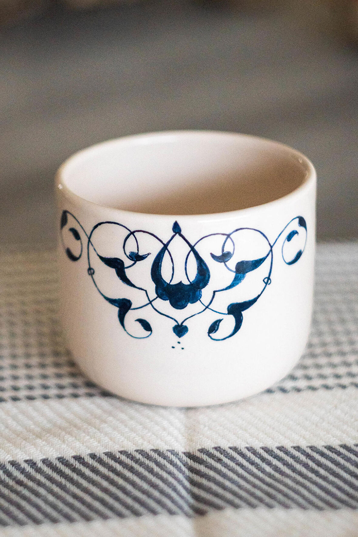 Rumi Desenli Fincan, Dekoratif Seramik Bardak, El Yapımı Dantel Desenli, Minimalist-Vintage Kupa