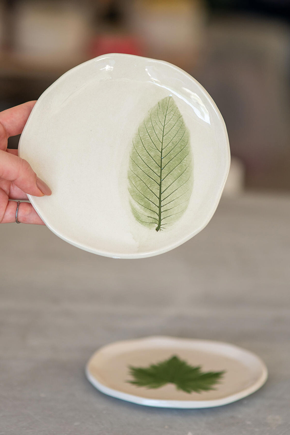 Yaprak Desenli Tabak, El Yapımı Seramik Tabak, Dekoratif Tabak, 20 cm Tatlı Tabağı