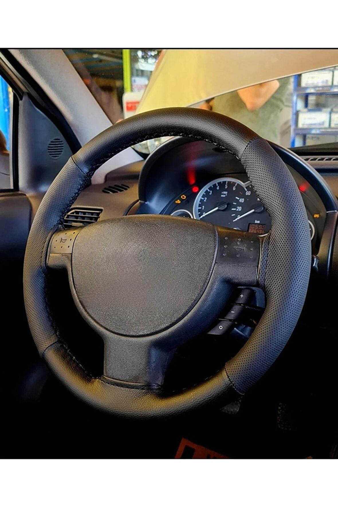Opel Corsa C Kasa Uyumlu Dikmeli Direksiyon Kılıfı Noktalı-soft Siyah ( 38×105cm )