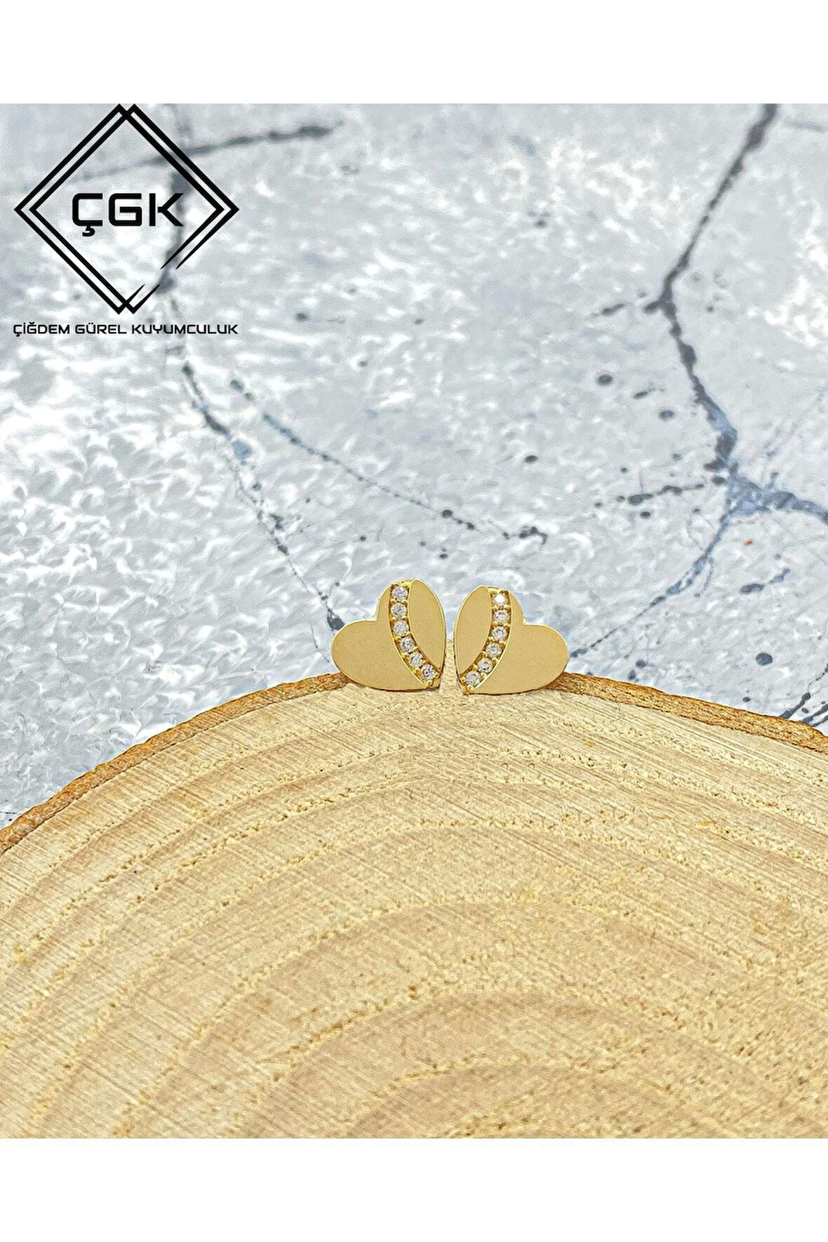 Altın Kalp Çivi Küpe