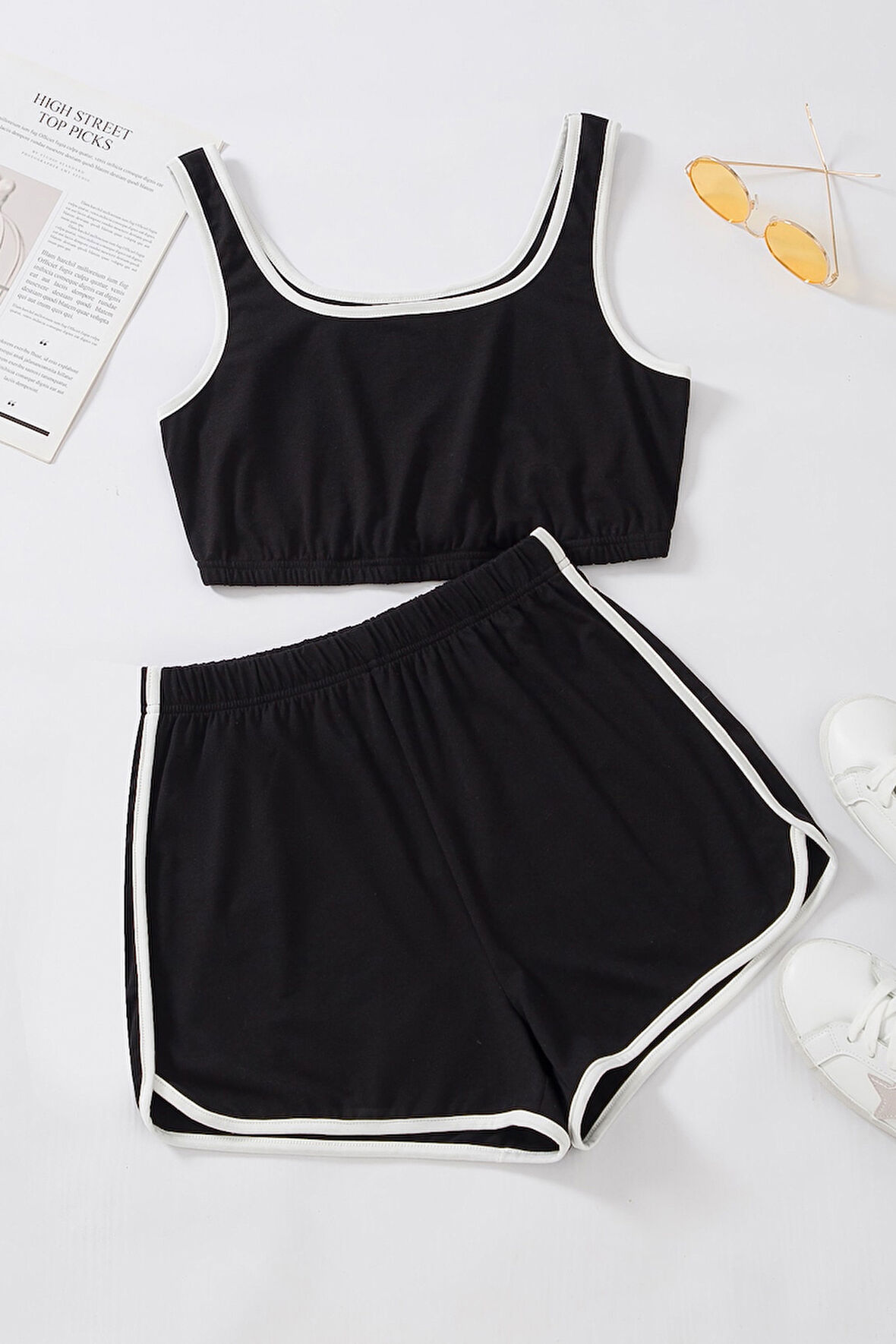 Kadın Siyah Askılı Crop Top Ve Şortlu Gecelik Takım