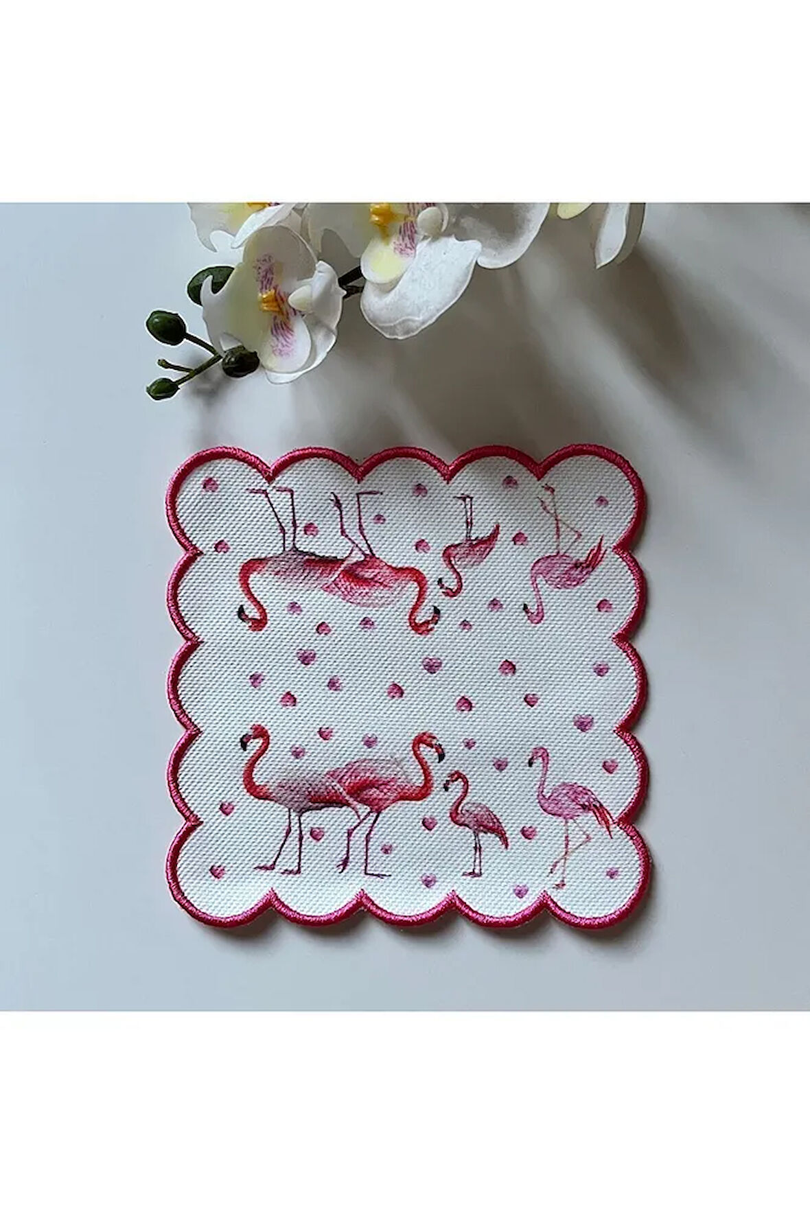 Pembe Kenar Flamingo Desenli Dijital Baskılı, Kenarı  Nakışlı Dekoratif Kokteyl Peçeteleri