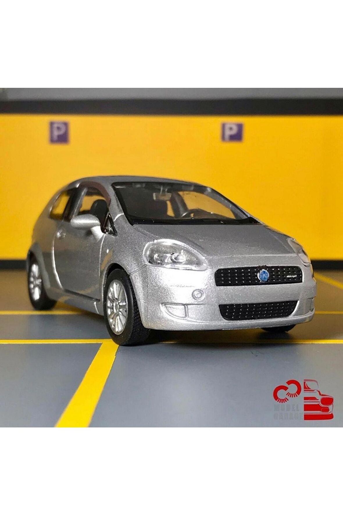Fiat Punto 1/36 Ölçek *c&c Model Garage* Çek Bırak Diecast Metal Model Araba Oyuncak