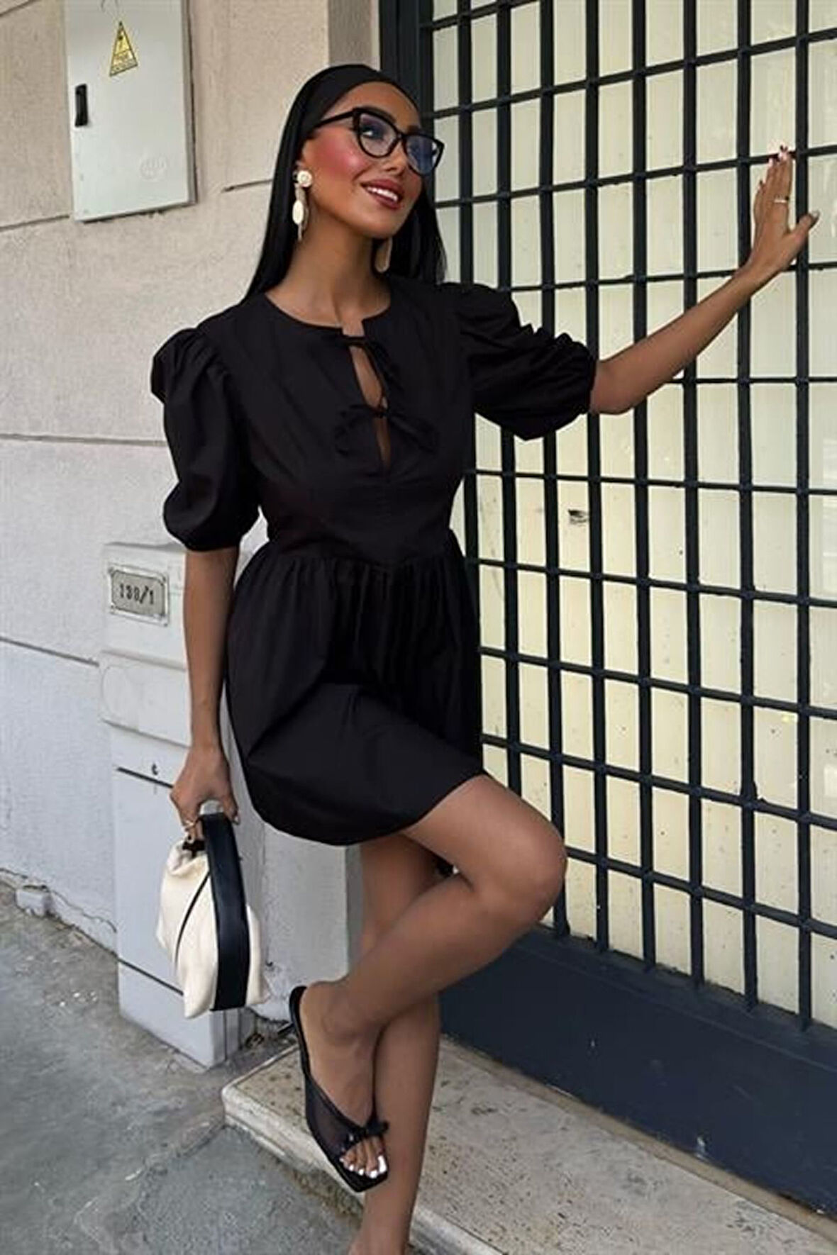 Önü Fiyonk Bağlamalı Ve Balon Kollu Elbise 2893