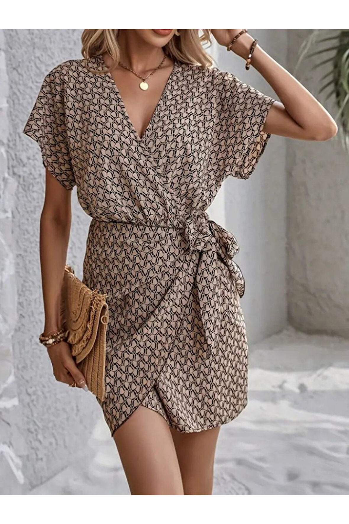 Kadın Kısa Yarasa Kollu önden Kruvaze Yaka Detaylı önden Bağlamalı Desenli Süprem Elbise