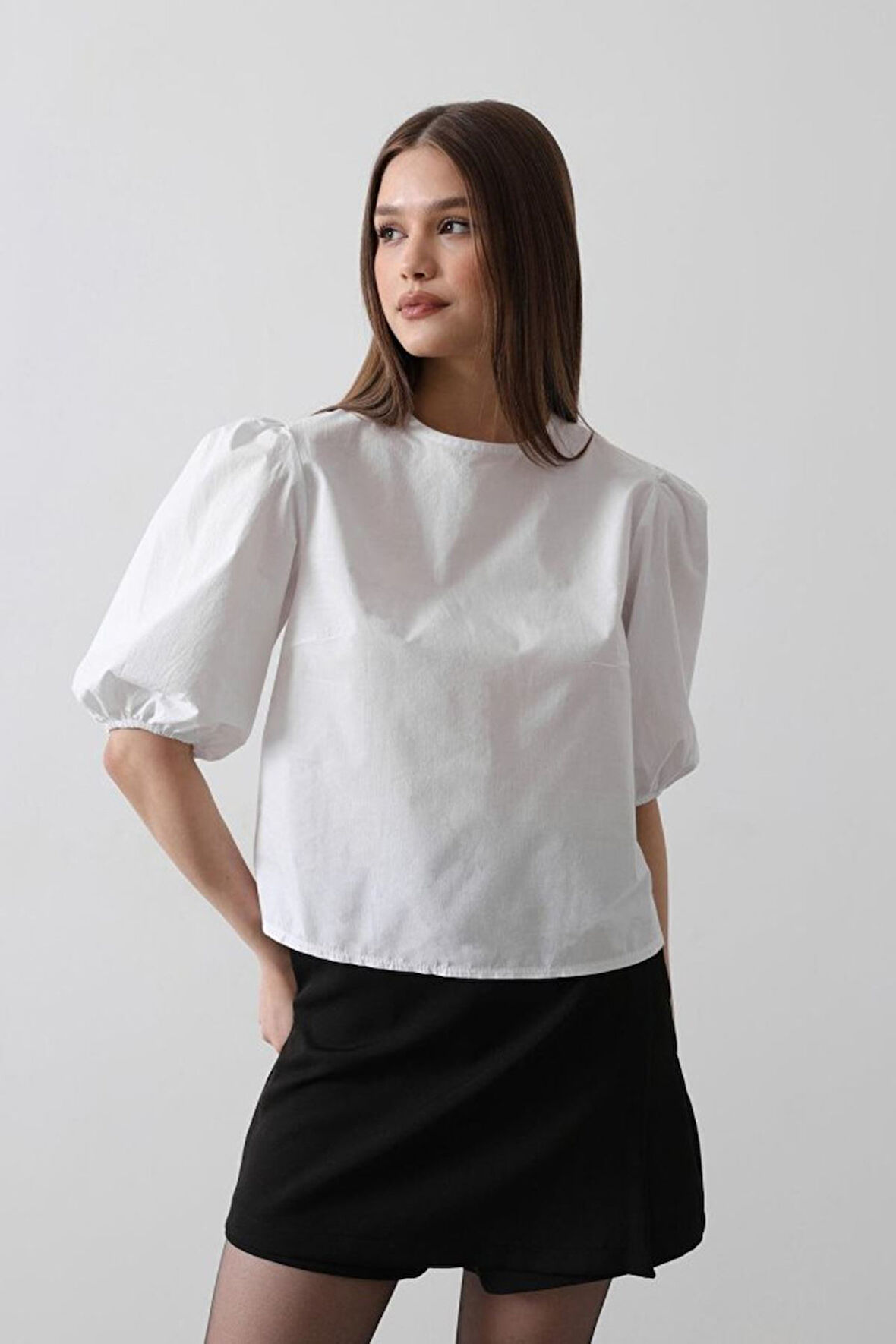 Sırtı Fiyonk Bağlamalı Bluz - Beyaz