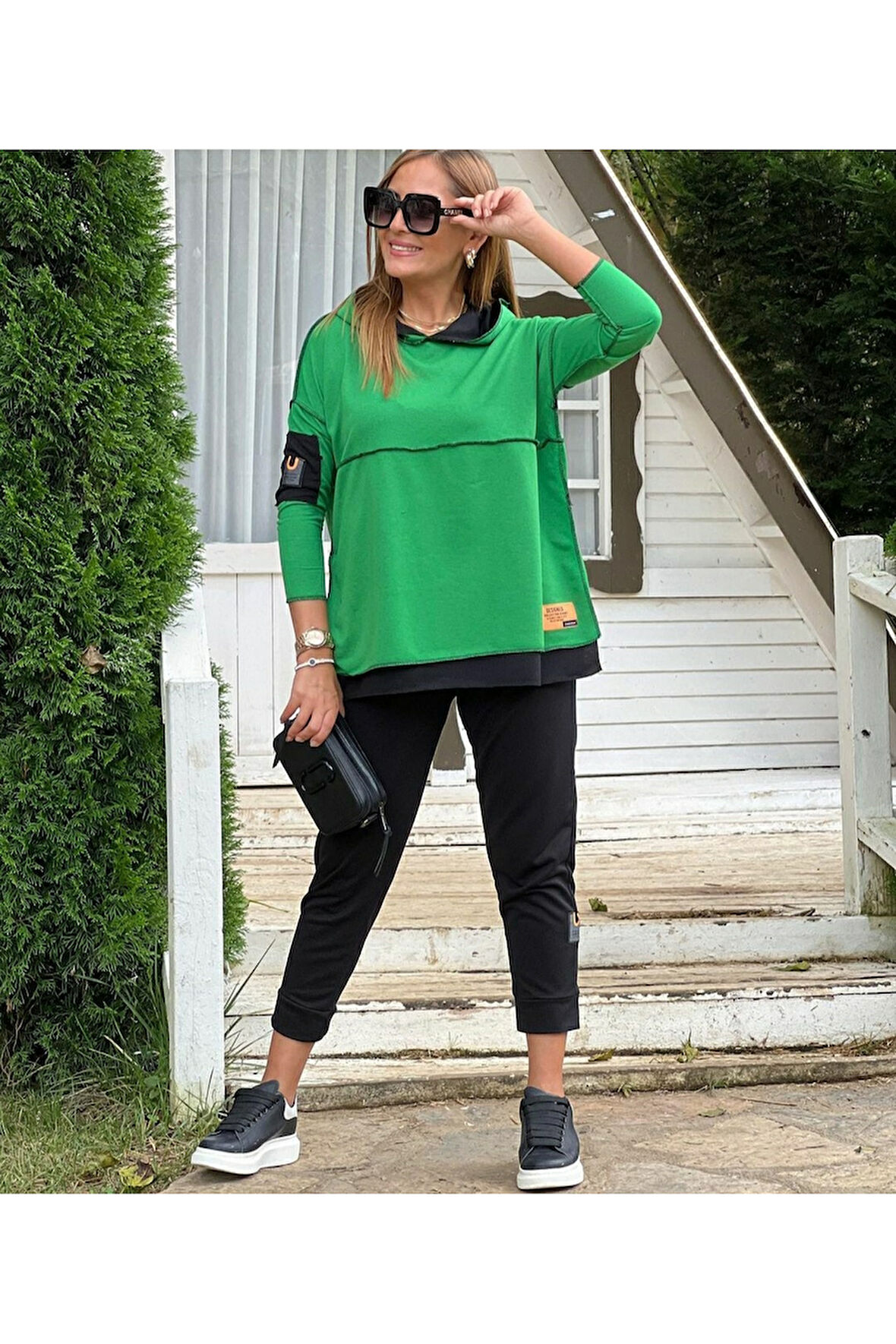 Kadın Yeşil Kapşonlu Etek Ucu Detay Arma Ters Dikiş Gorunumlu Ikili Takım