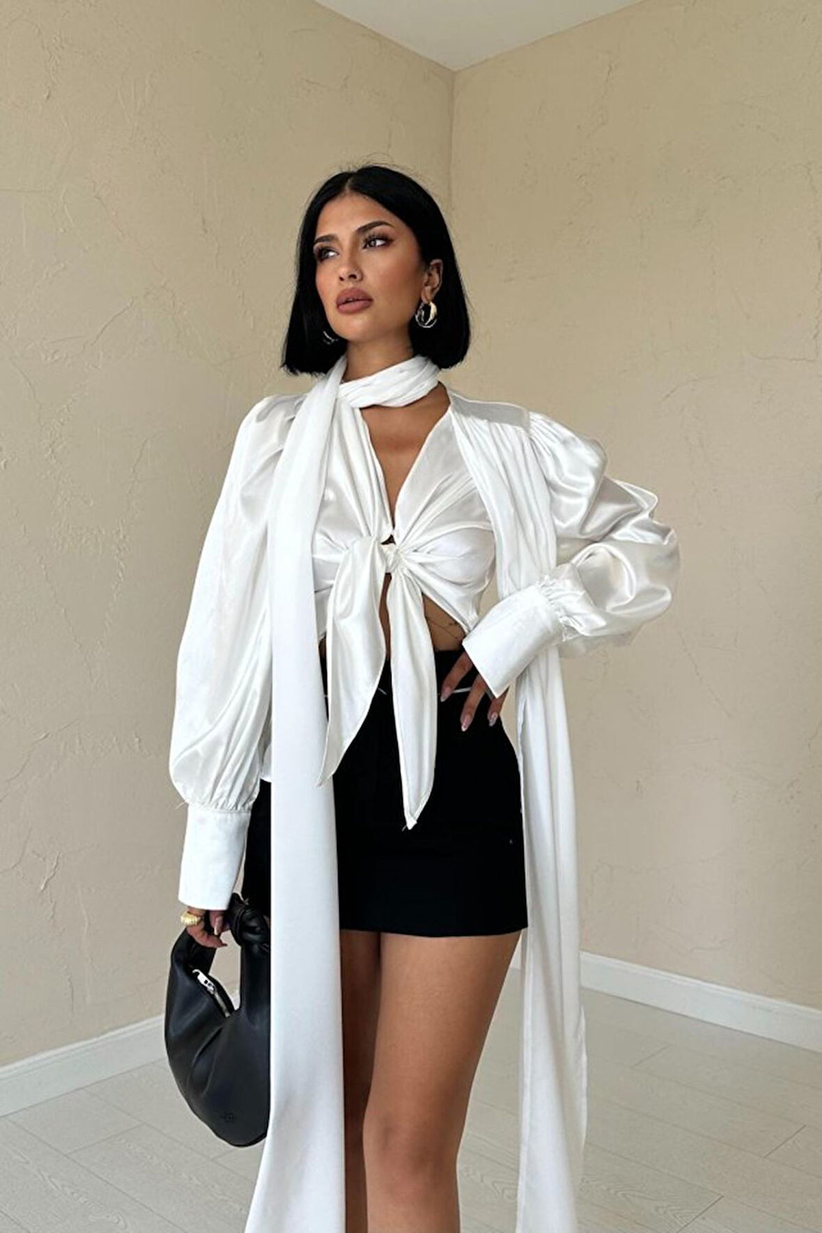 Ekru Önü Bağlamalı Bluz