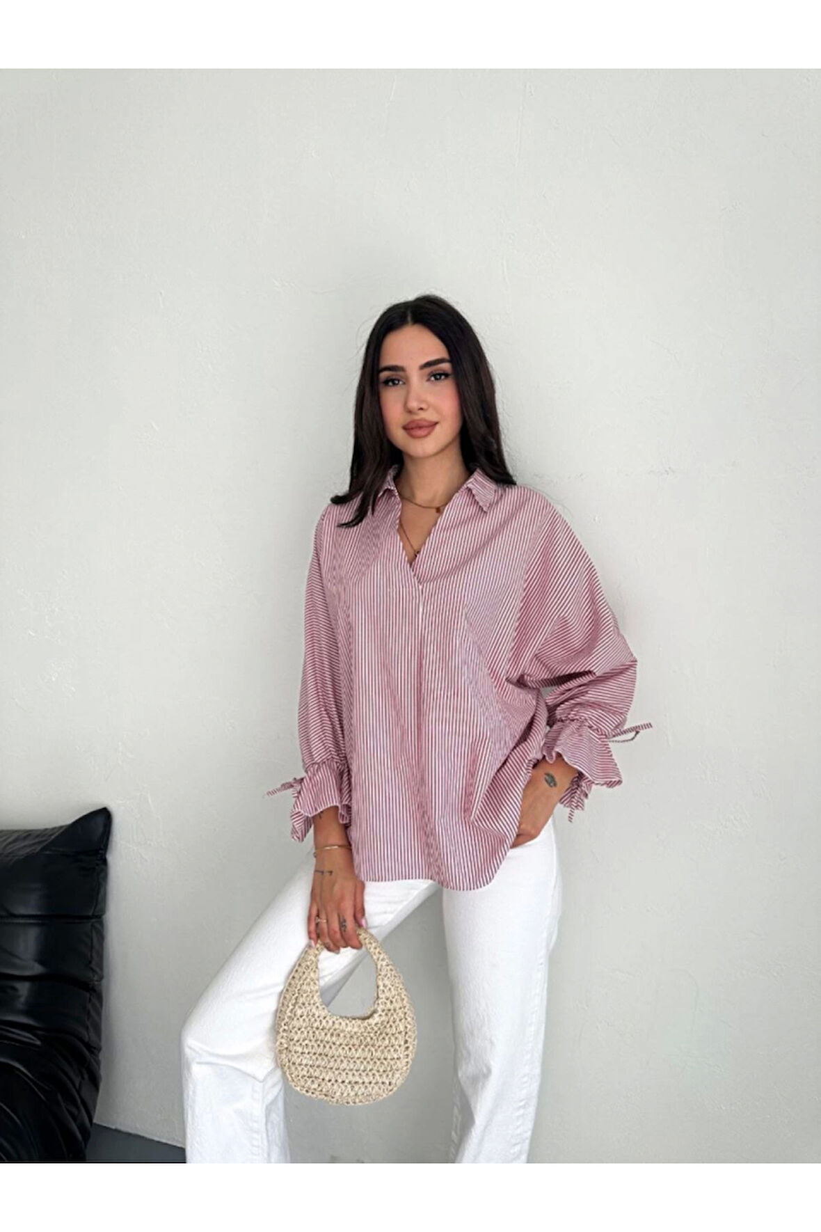 Arkası Asimetrik Yırtmaç Kesim Detaylı Cizgili Bluz Gömlek - Bordo