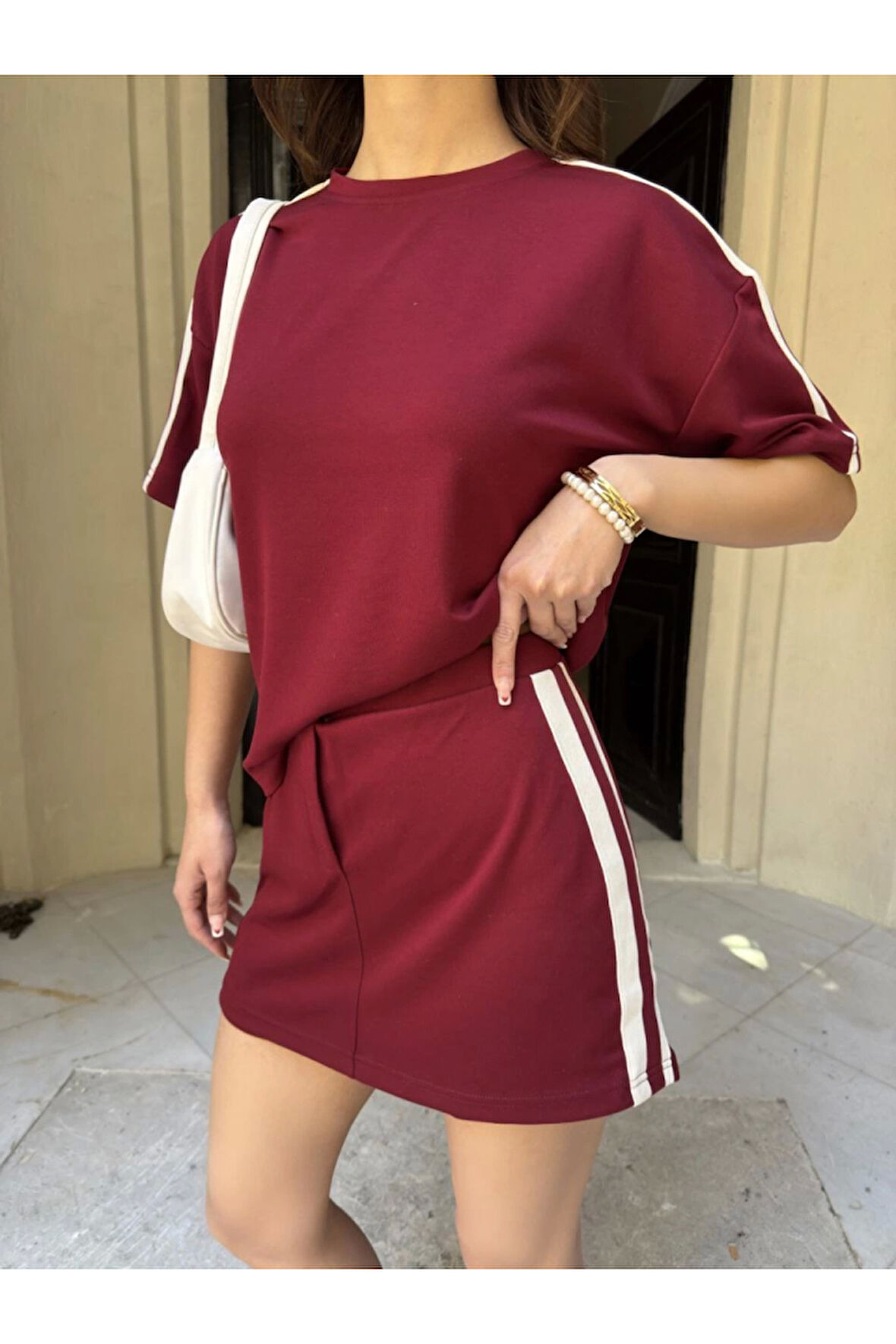 Osy Modal Yumuşak Dokulu Kumaş Parçalı Bisiklet Yaka T-shirt Mini Şortlu Etek İkili Takım -Bordo