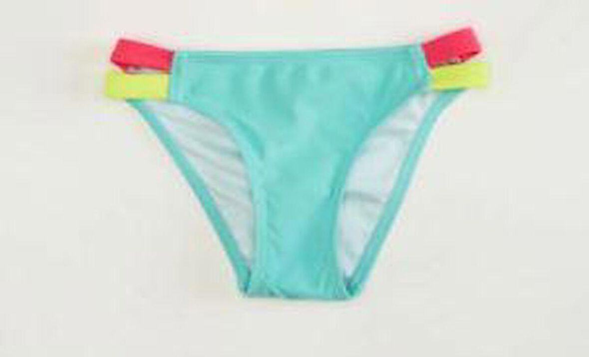 Kız çocuk bikini altı