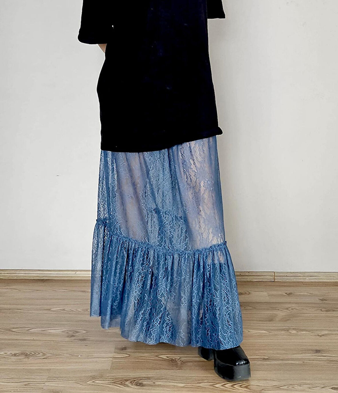 Fırıfırlı uzun dantel etek