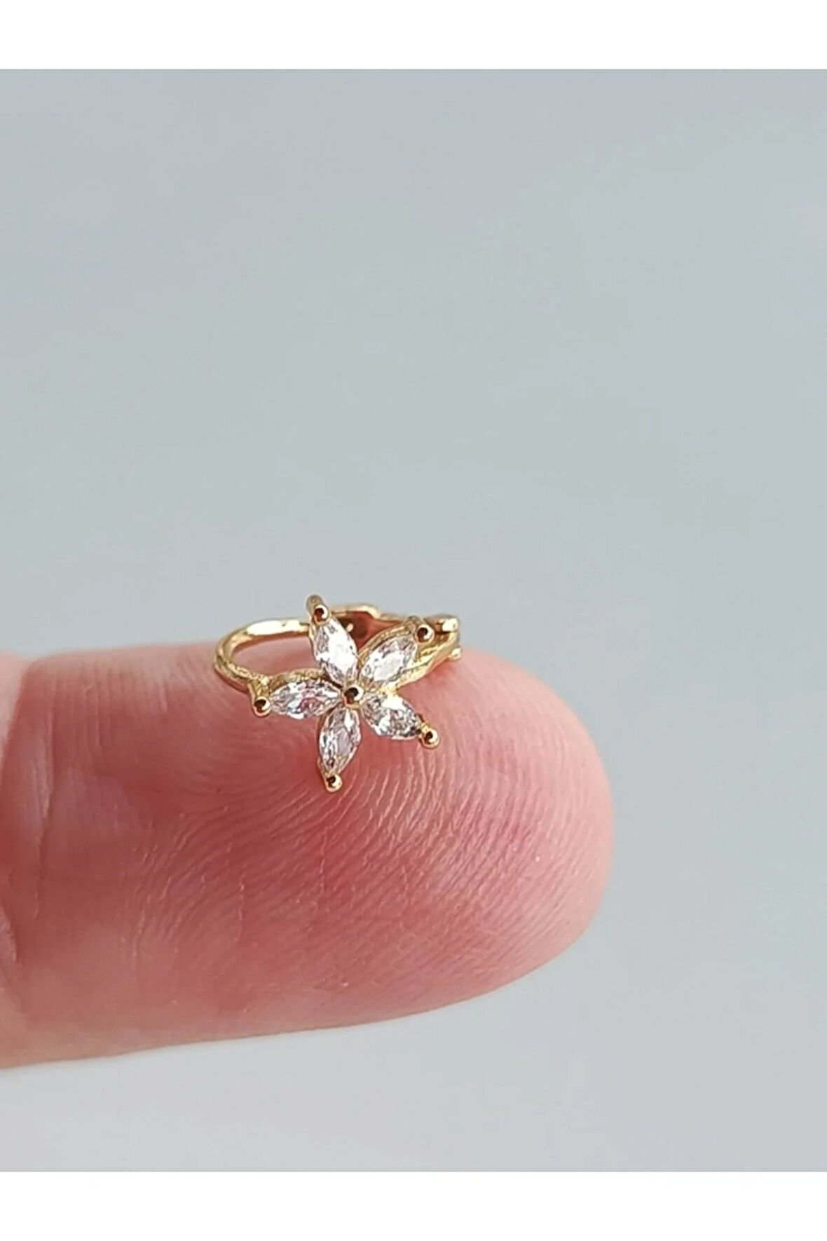 Cerrahi Çelik Zirkon Taşlı Altın Çiçek Halka Tragus Helix Conch Piercing