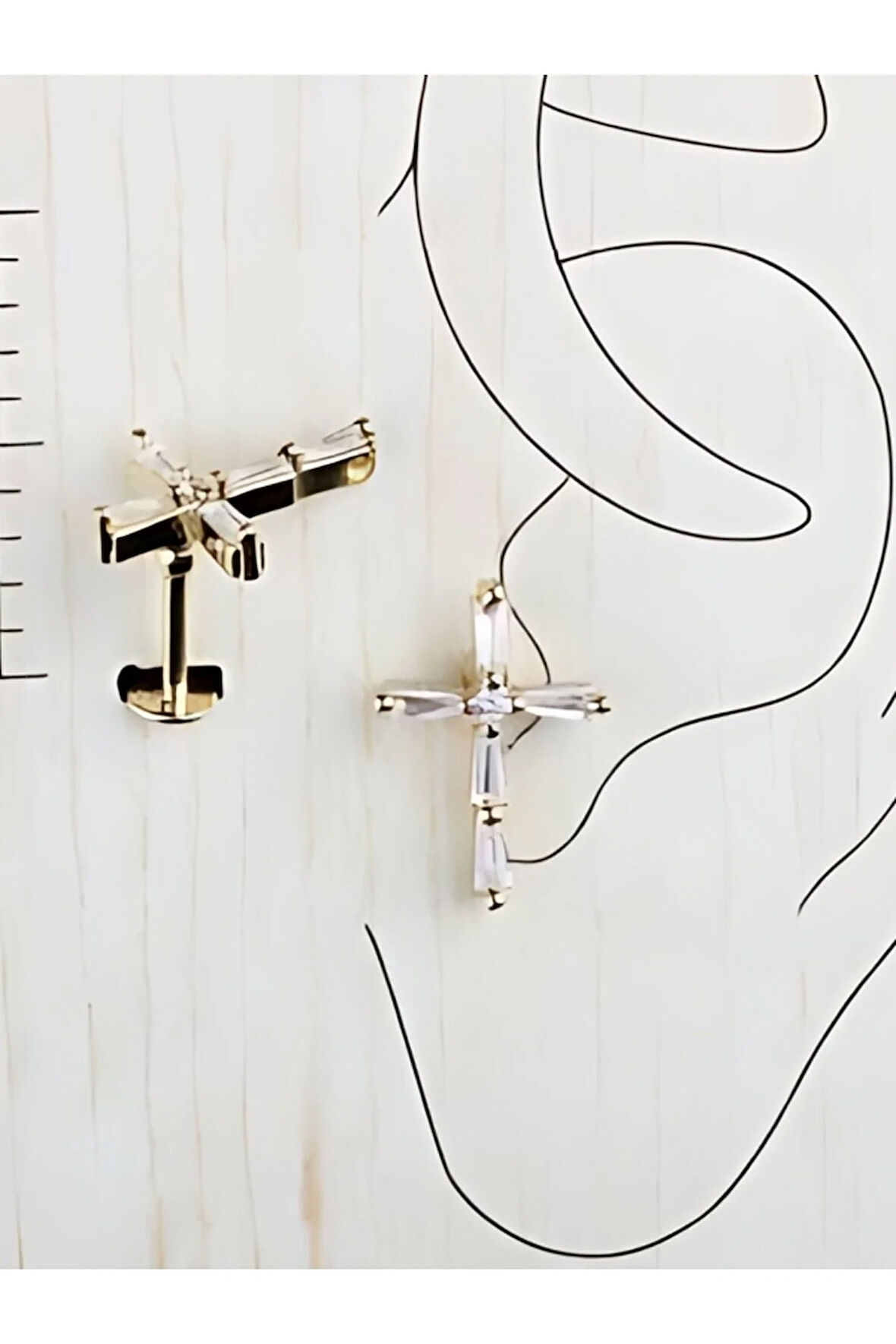 Zirkon Kübik Haç Altın Tragus Helix Piercing