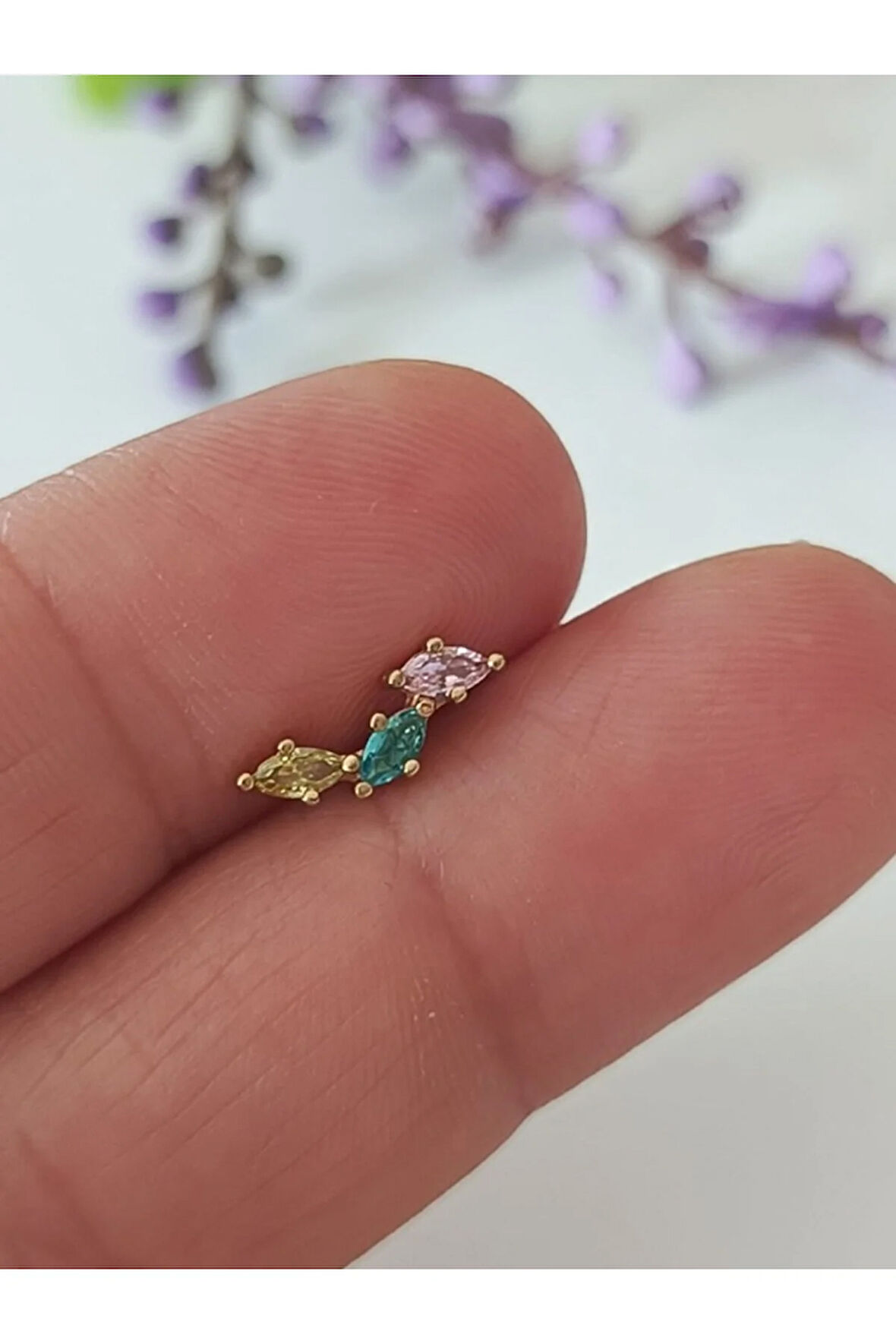 Cerrahi Çelik 3 Badem Multi Zirkon Altın 6x1.2mm Labret Piercing,