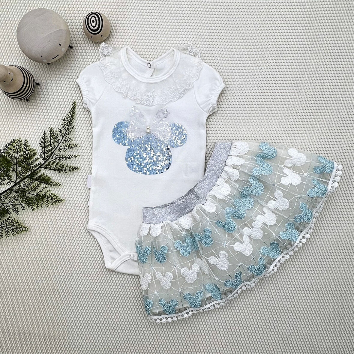 1-2-3 Yaş Payetli Mickey Nakışlı Kısa Kollu Brode Etekli 2li Kız Bebek Takımı Turkuaz