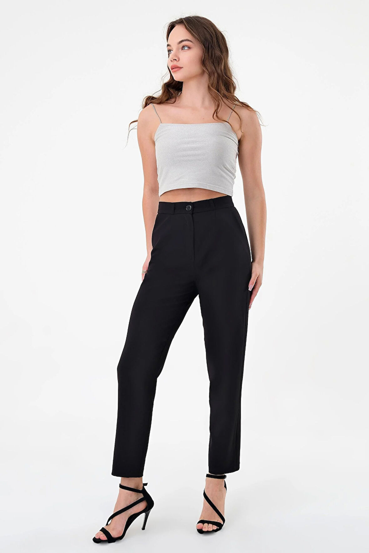 Kadın Siyah Dar Kesim Kumaş Pantolon
