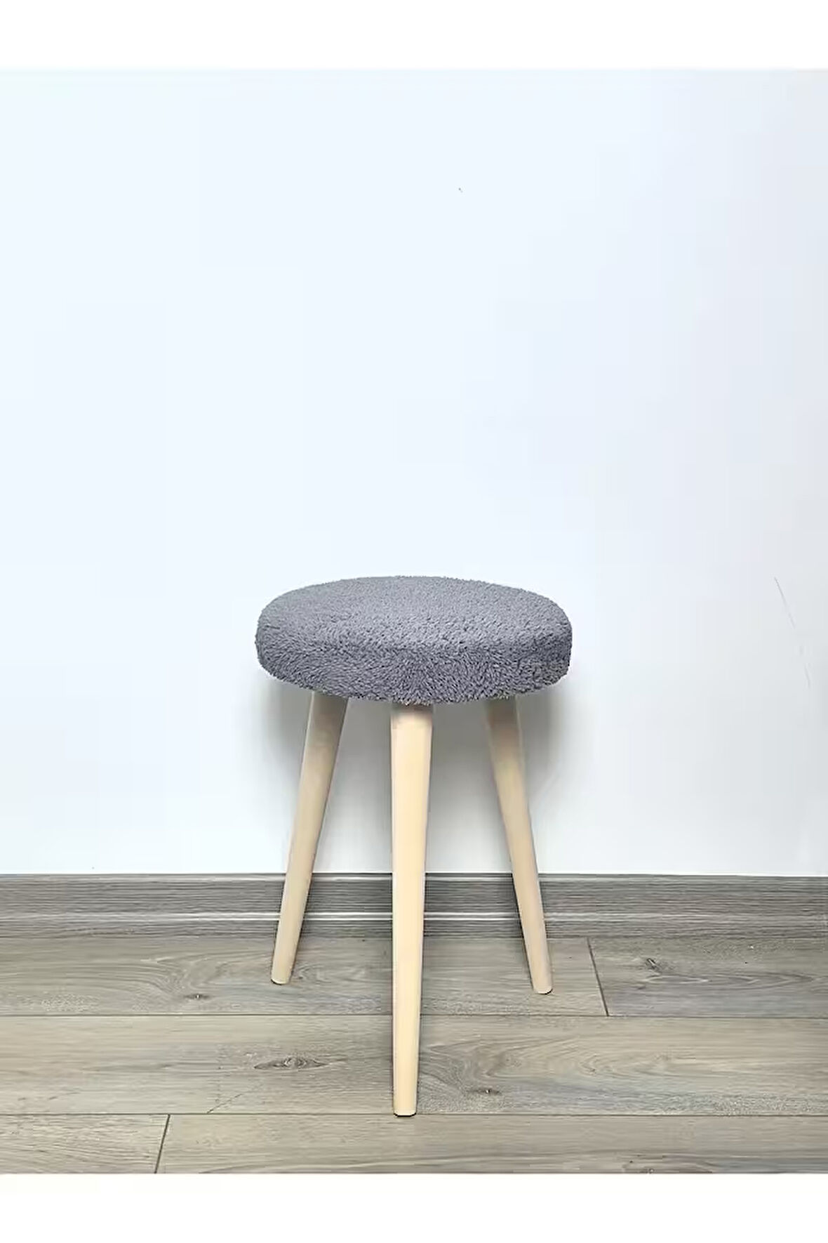 Cozy Peluş Puf Dekoratif Ahşap 3 Ayaklı Tabure Şık Konforlu Yumuşacık Modern ve Rahat Oturak