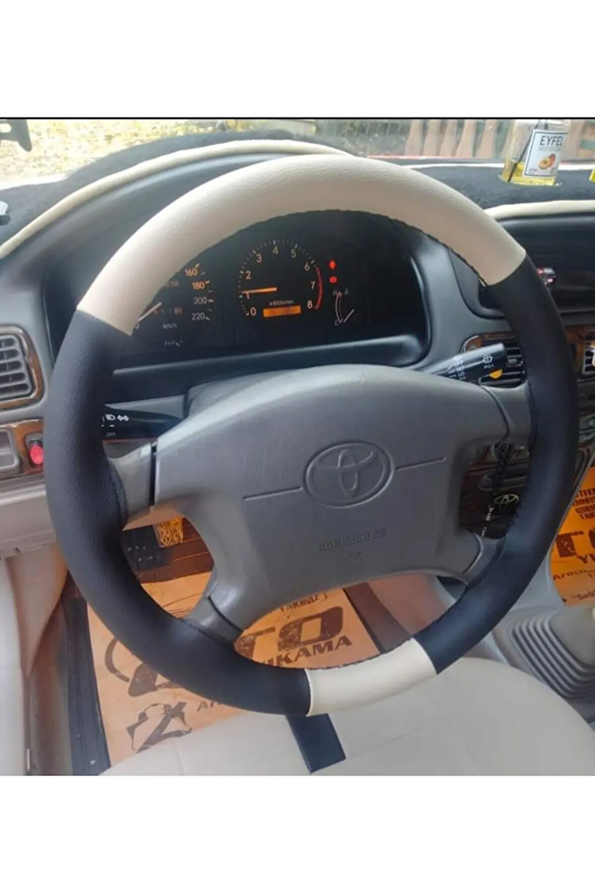 DİKİŞLİ DİREKSİYON KILIFI BEJ/SİYAH DERİ SİYAH DİKİŞLİ TOYOTA COROLLA İÇİN HIZLI KARGO