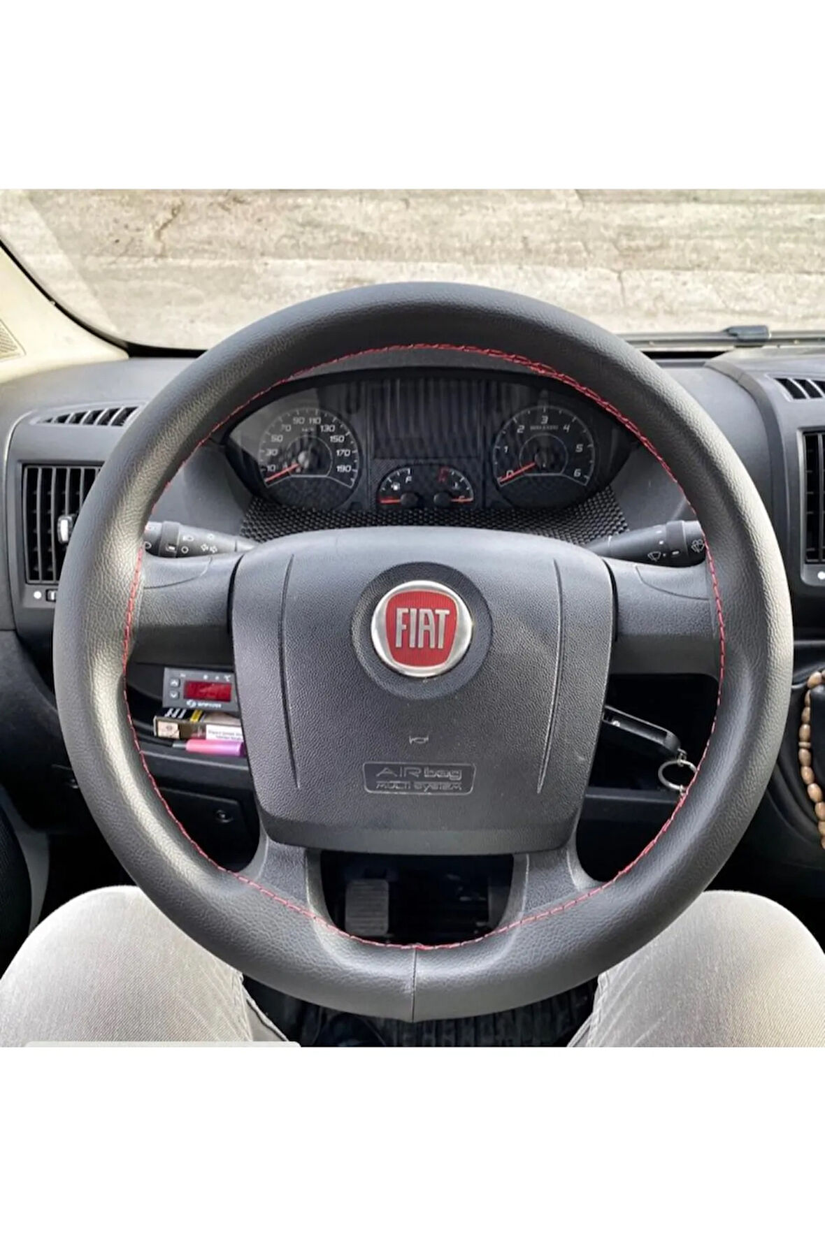 DİKİŞLİ DİREKSİYON KILIFI SİYAH DERİ KIRMIZI DİKİŞLİ FIAT DUCATO İÇİN