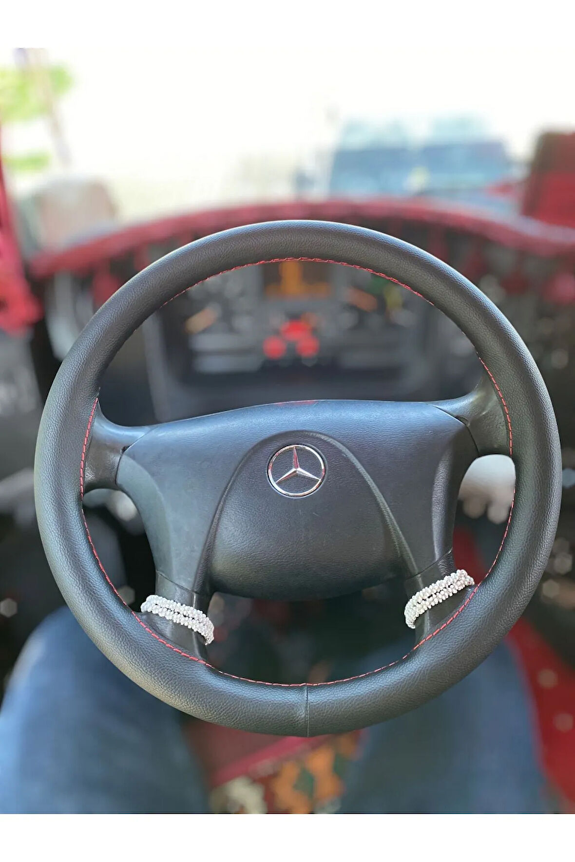 DİKİŞLİ DİREKSİYON KILIFI DAMARLI DERİ KIRMIZI DİKİŞLİ MERCEDES 2640 İÇİN HIZLI KARGO