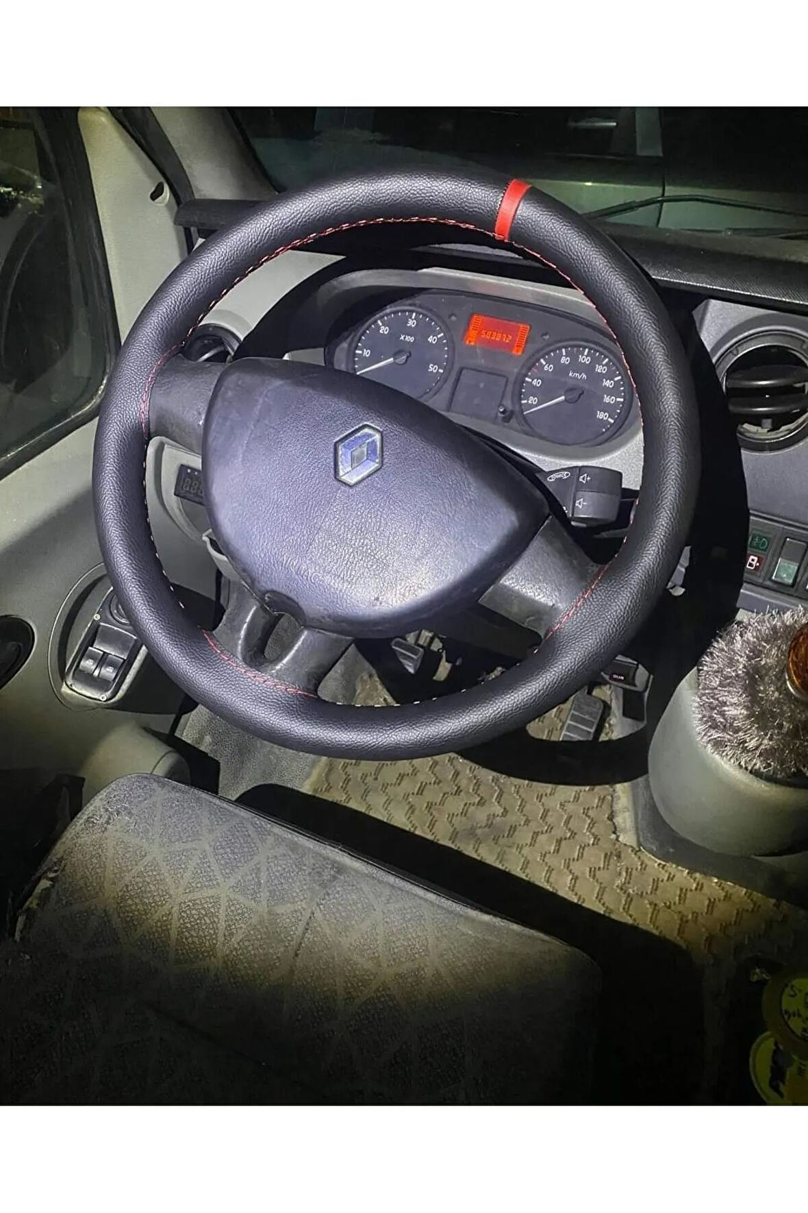 DİKİŞLİ DİREKSİYON KILIFI DAMARLI SİYAH DERİ KIRMIZI YÜZÜK/DİKİŞLİ RENAULT MASTER İÇİN HIZLI KARGO