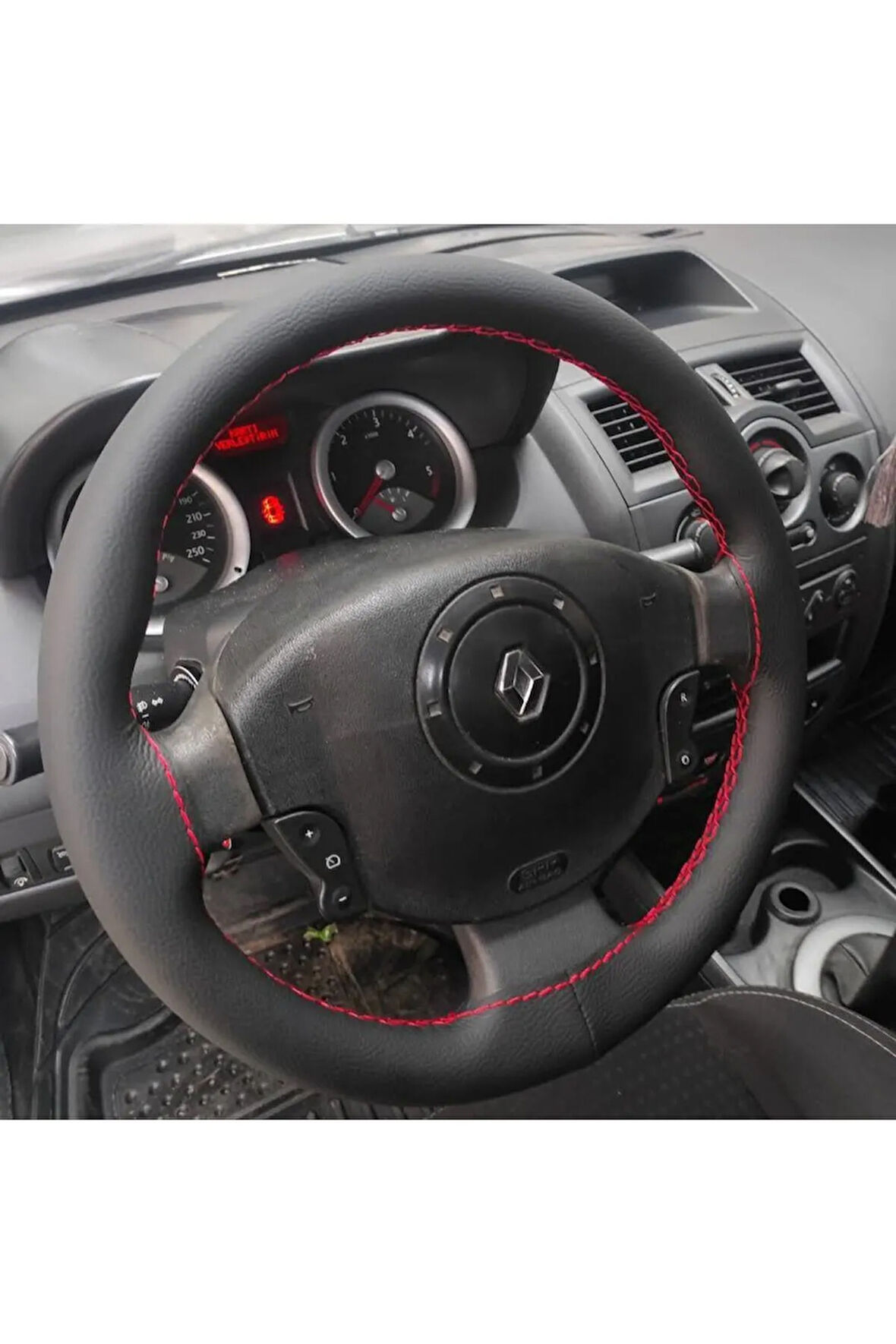 DİKİŞLİ DİREKSİYON KILIFI SİYAH DERİ KIRMIZI DİKİŞLİ RENAULT MEGANE 2 İÇİN